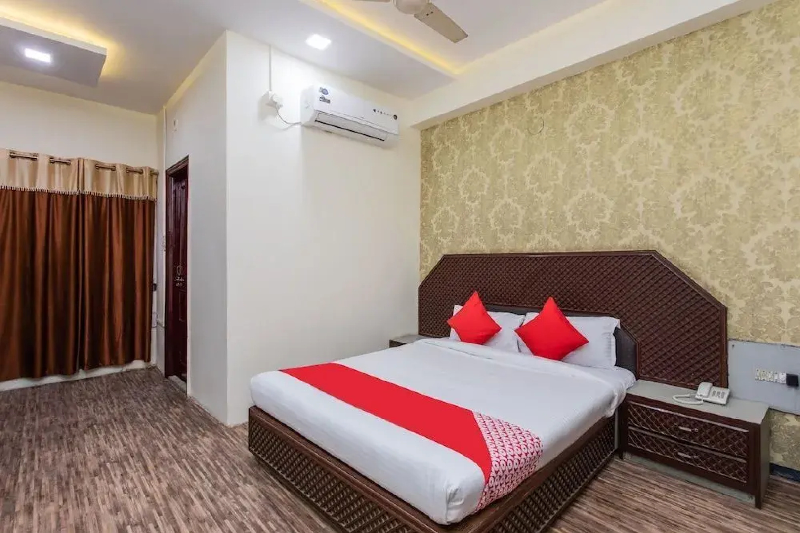 Hotel Vishwas Bar And Club Resort By OYO Rooms
