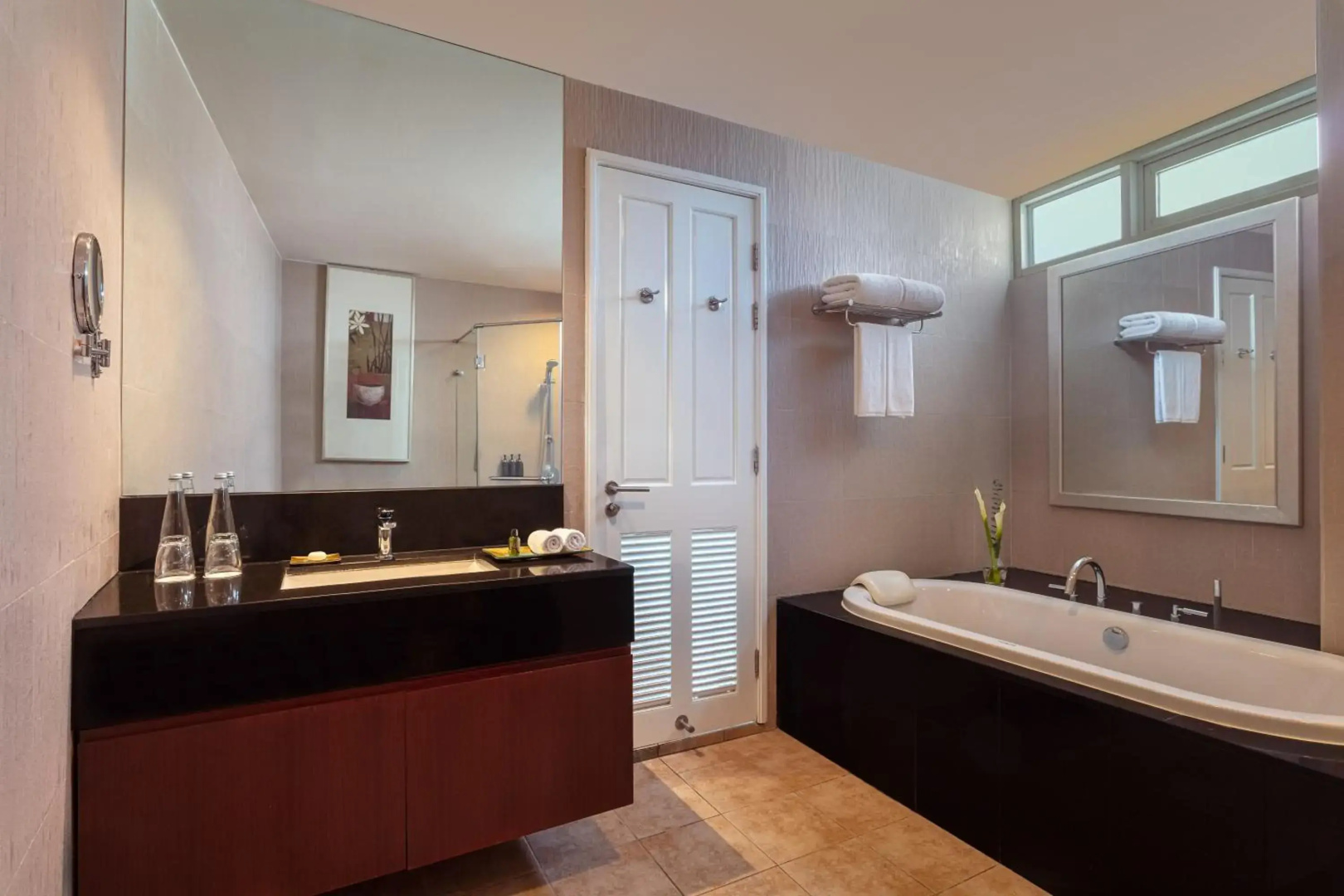 Dusit Suites Hotel Ratchadamri, Bangkok