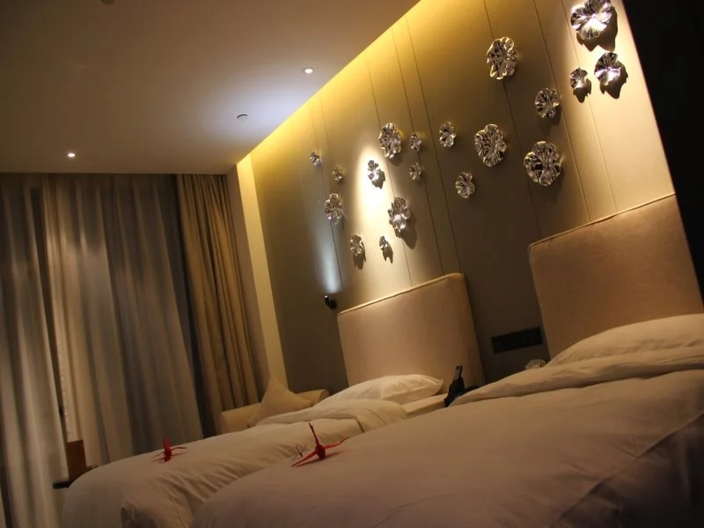 Maritime Hotel (Zhengzhou Century Amusement Park Zhongyuan Tower)