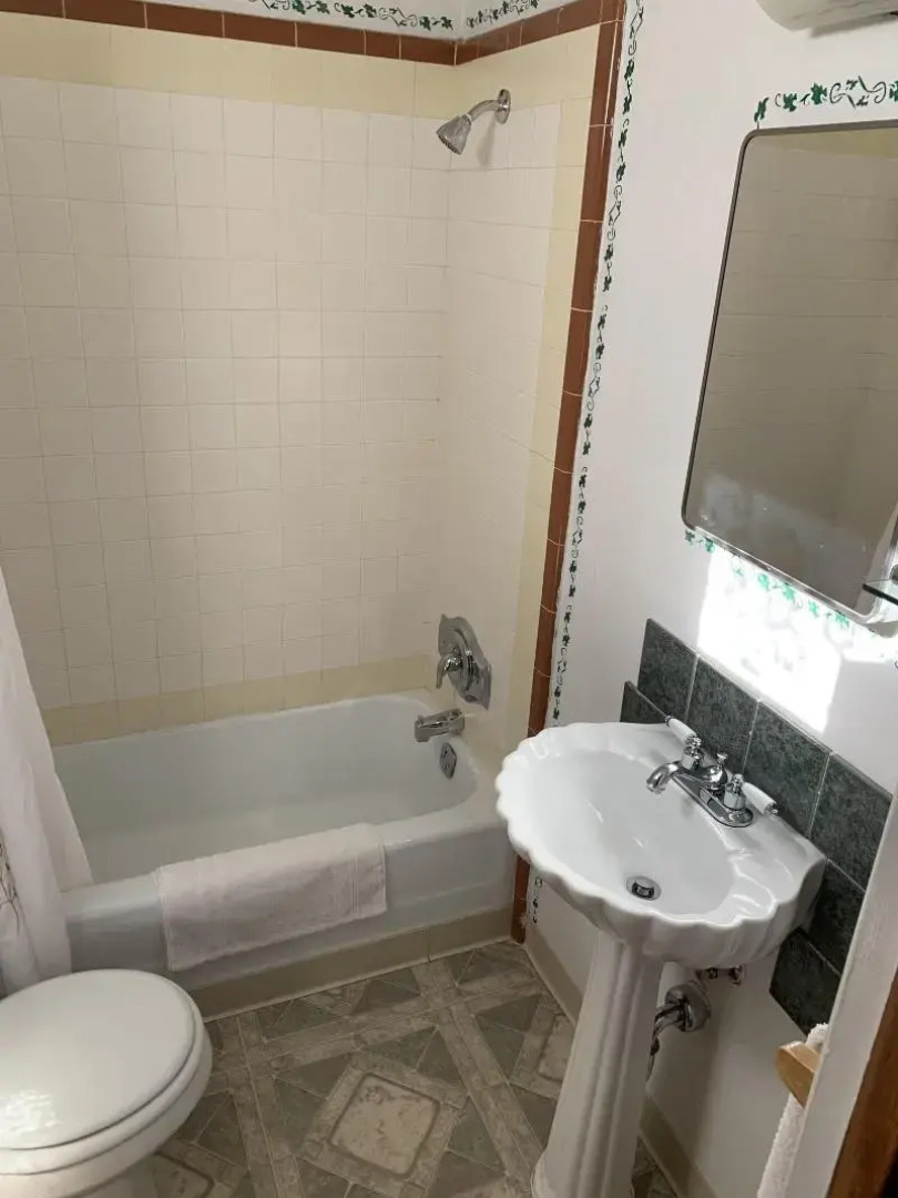 Sugarloaf Mountain Motel