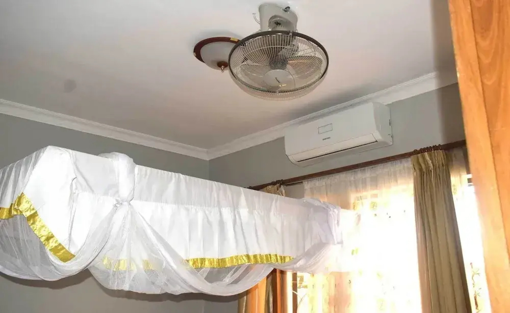 Mzunguu Safari Lodge