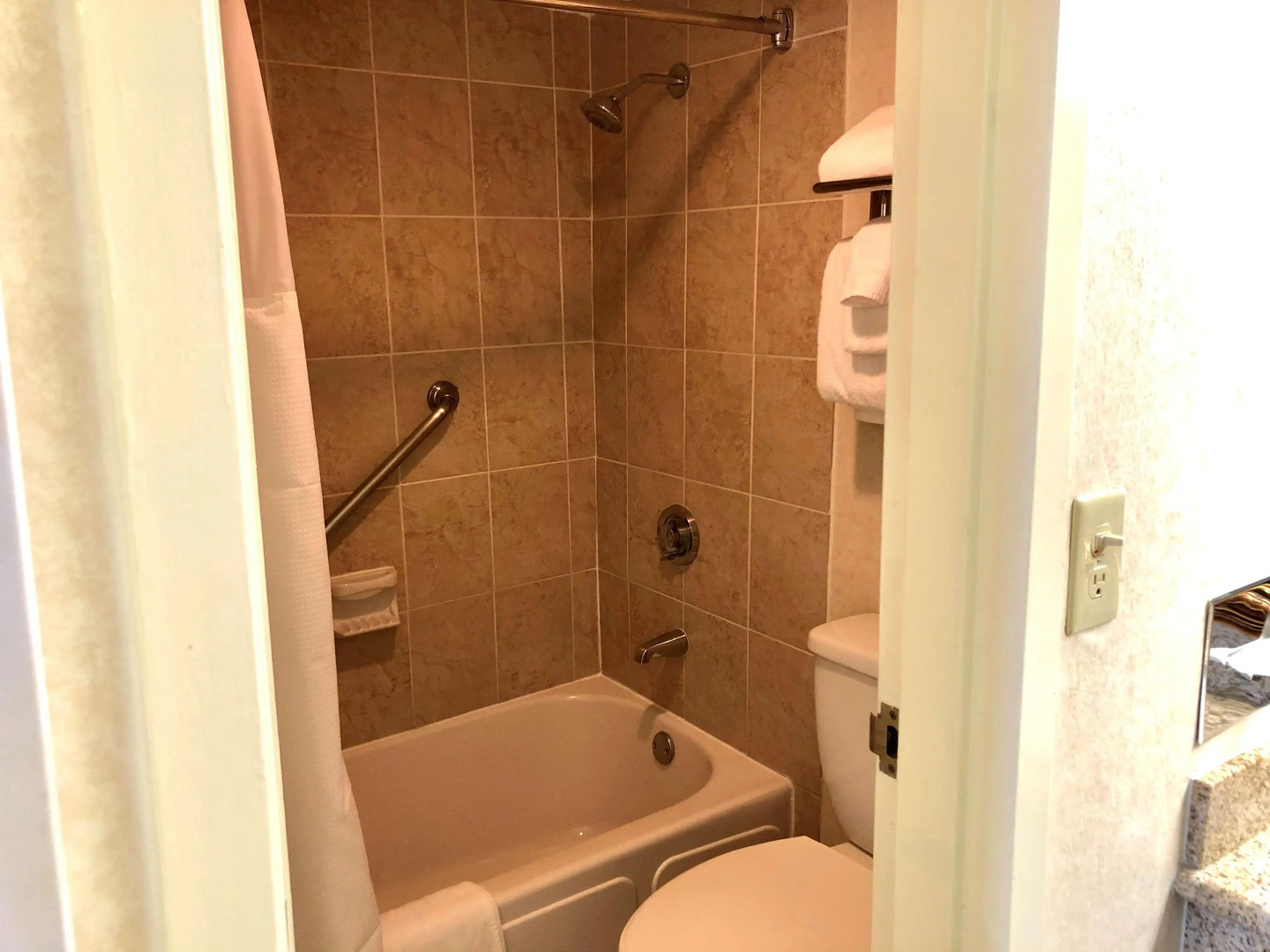 Best Western Plus Grosvenor Airport Hotel