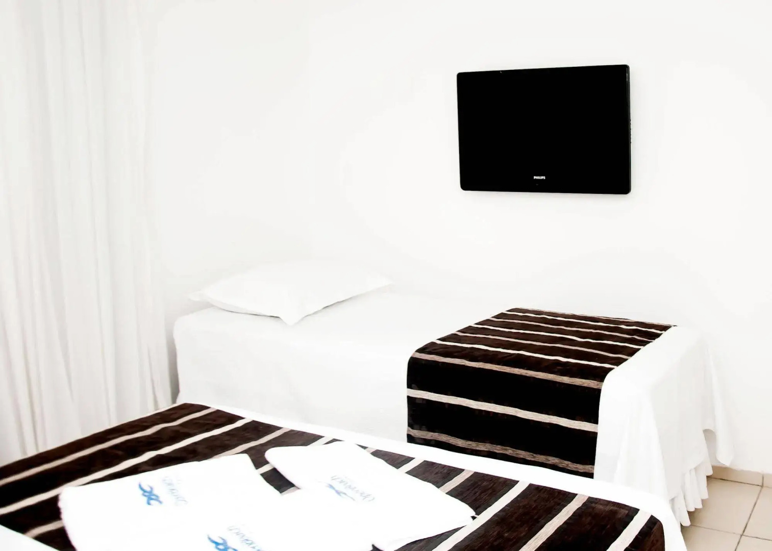 Las Brisas Beach Hotel