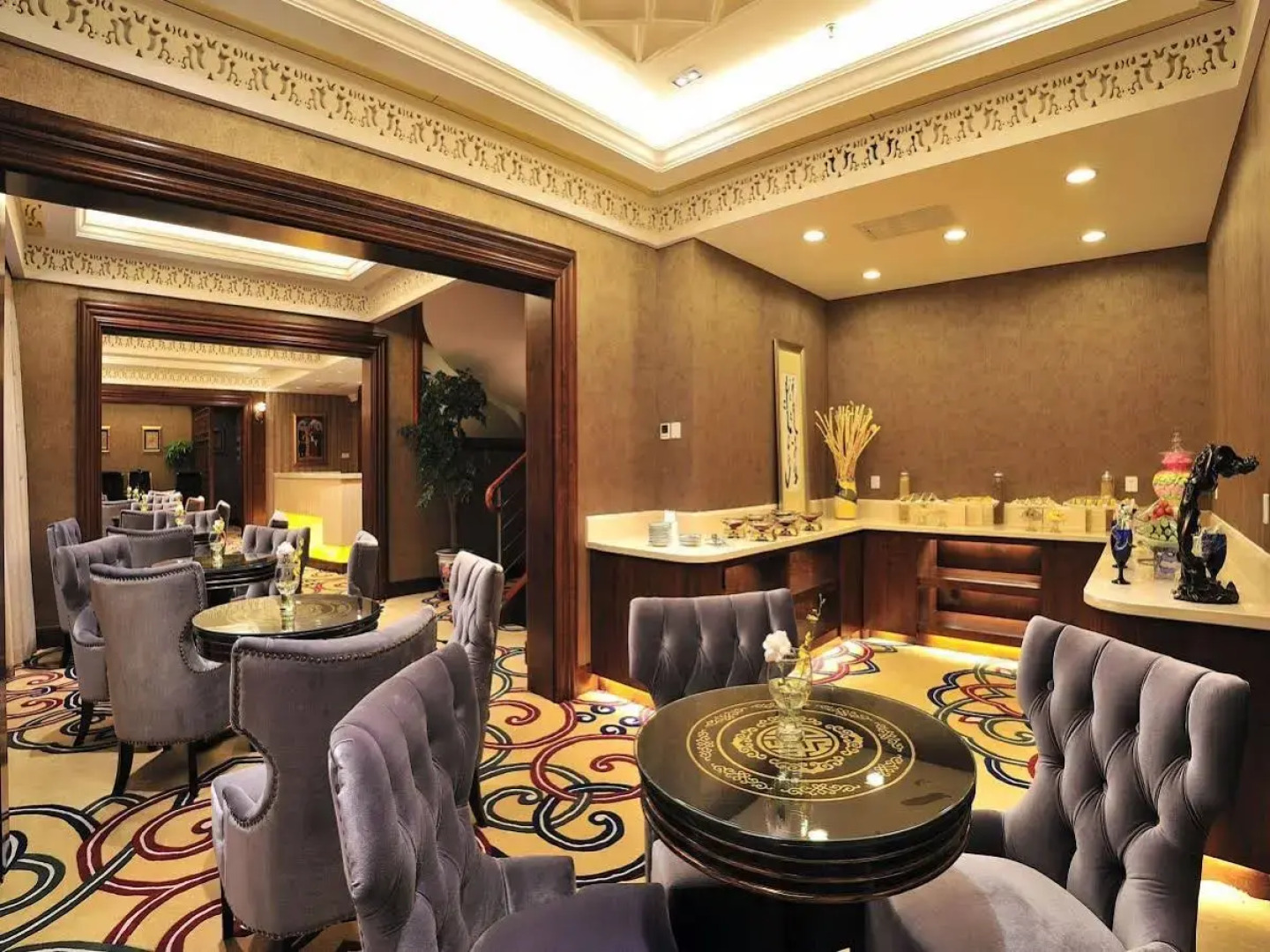 Inner Mongolia Magpies Bridge Hotel