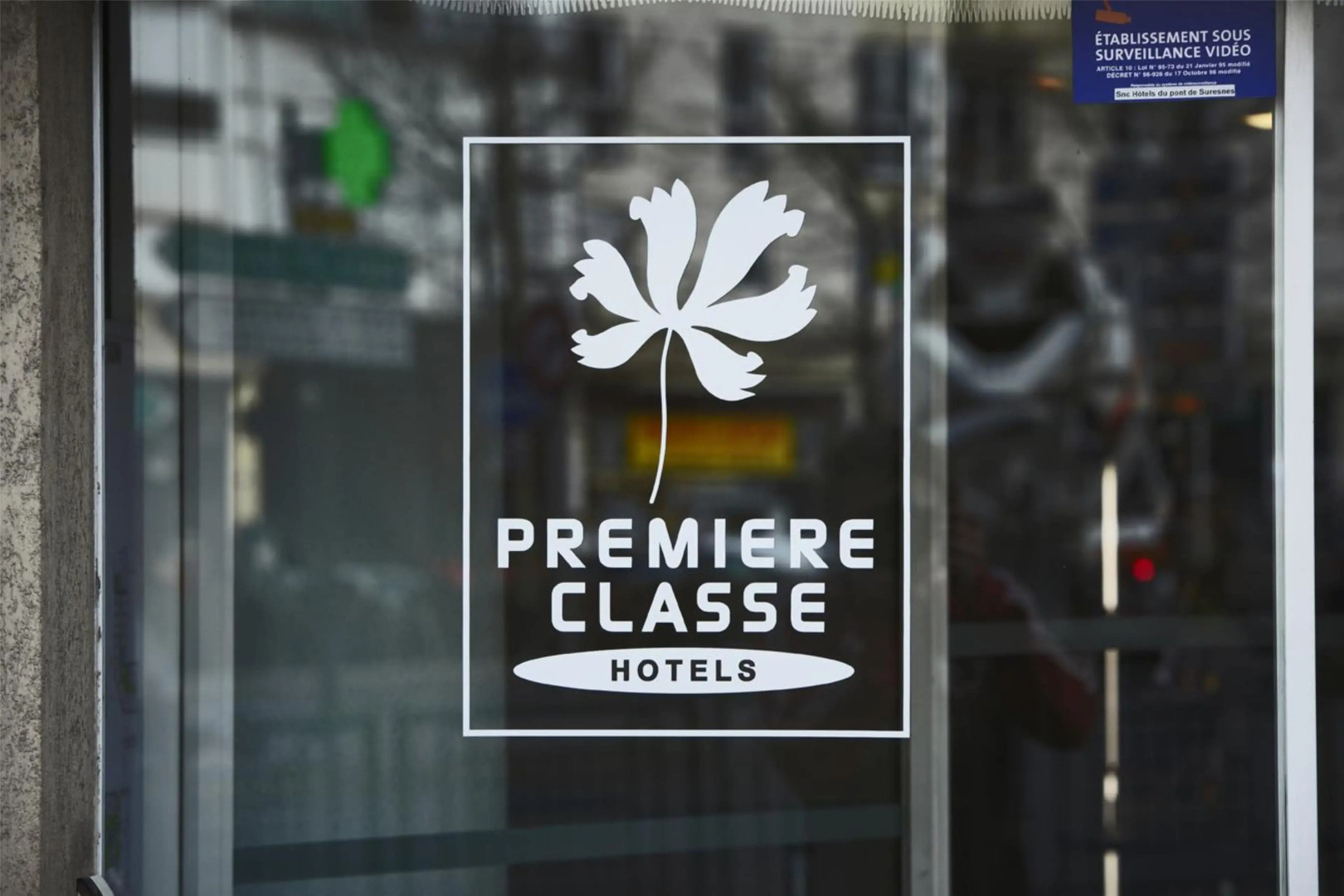 Premiere Classe Paris Ouest - Pont De Suresnes