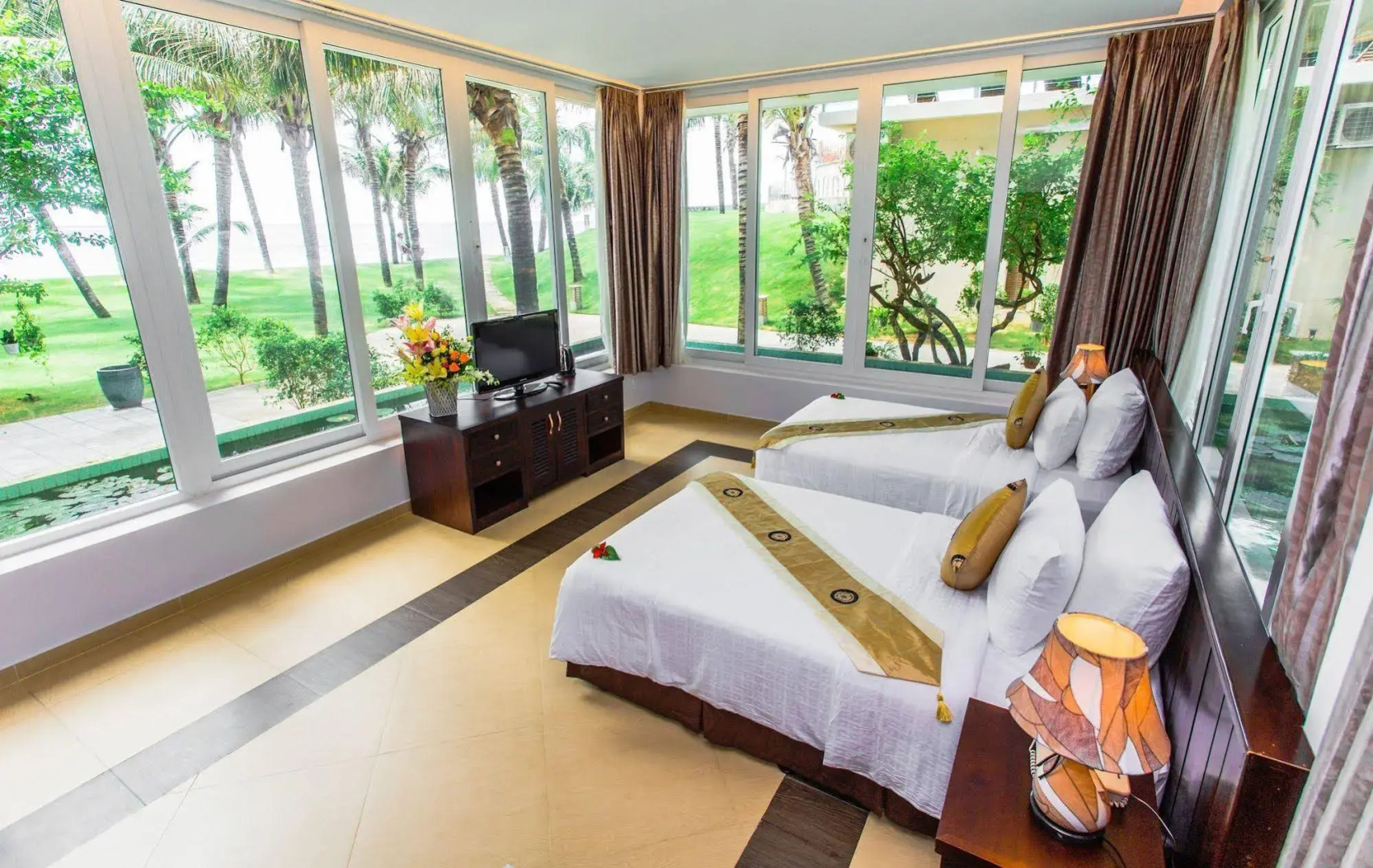 Villa Del Sol Beach resort & Spa