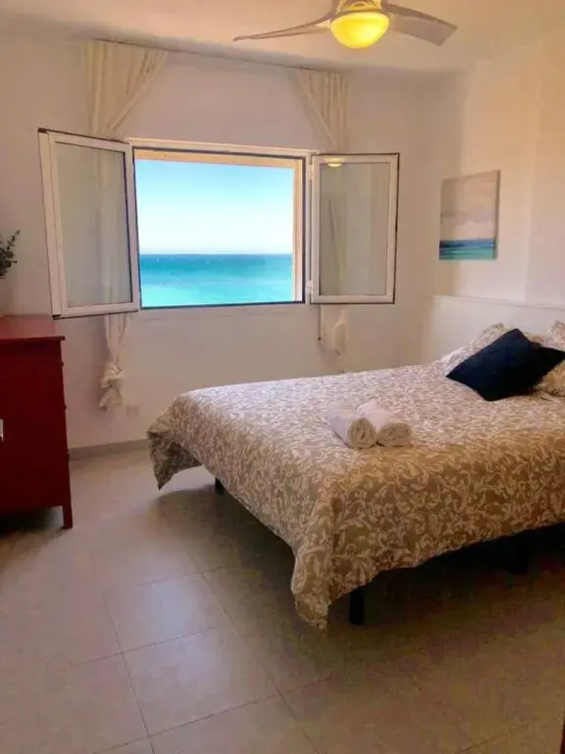 Impresionante 1ª línea de playa...