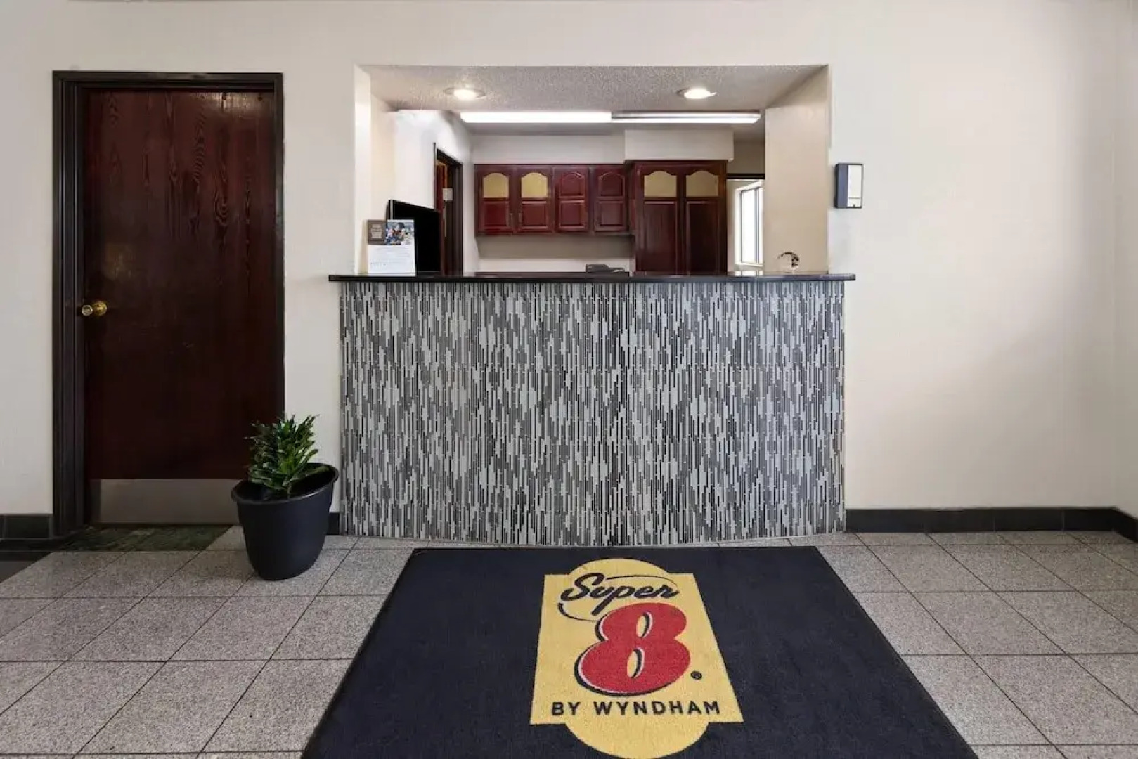 Super 8 by Wyndham South Boston VA