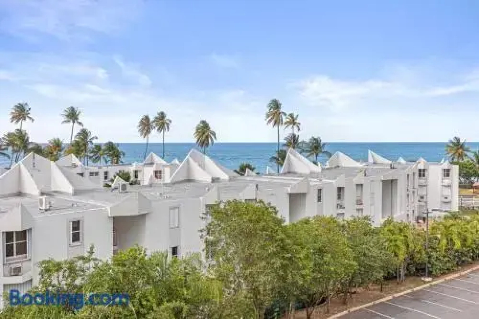 Ocean View Penthouse With Pool, Beachfront Complex 2 Bedroom Apts by Redawning
