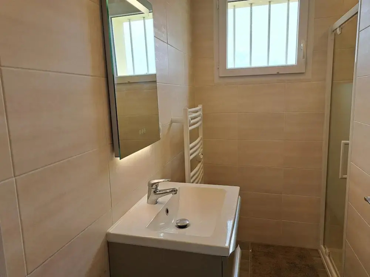 Comfortable Holiday Home Near the Beach