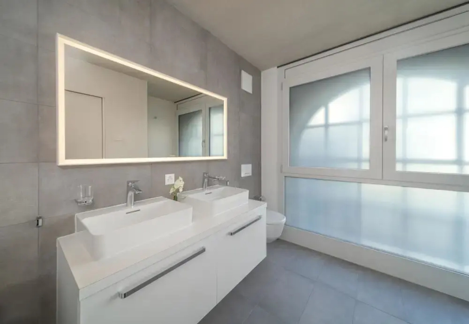 LUXURIOUS CITY CENTRE APARTMENT VEVEY by GUESTLEE