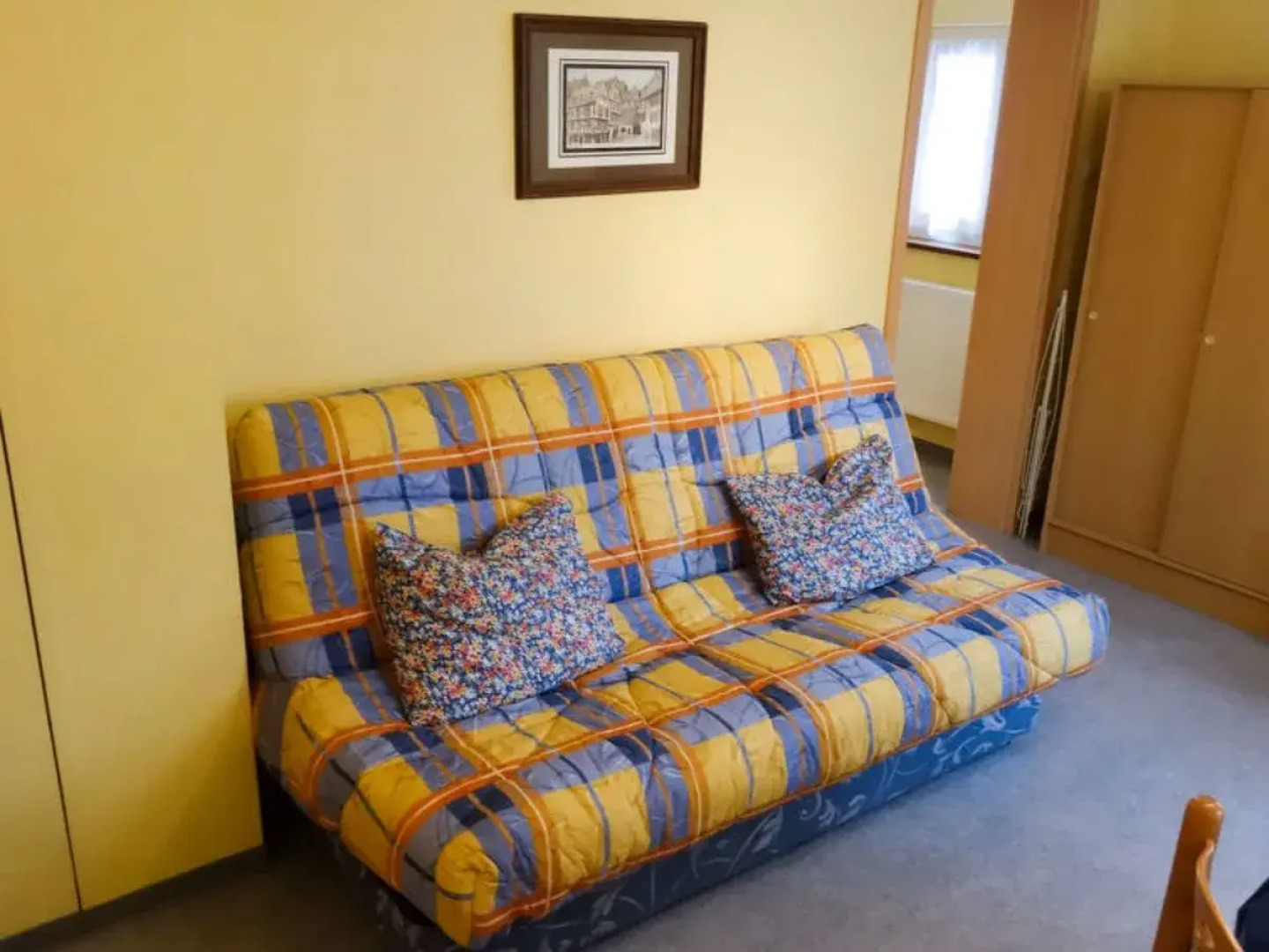 Résidence jaune et rose 39922