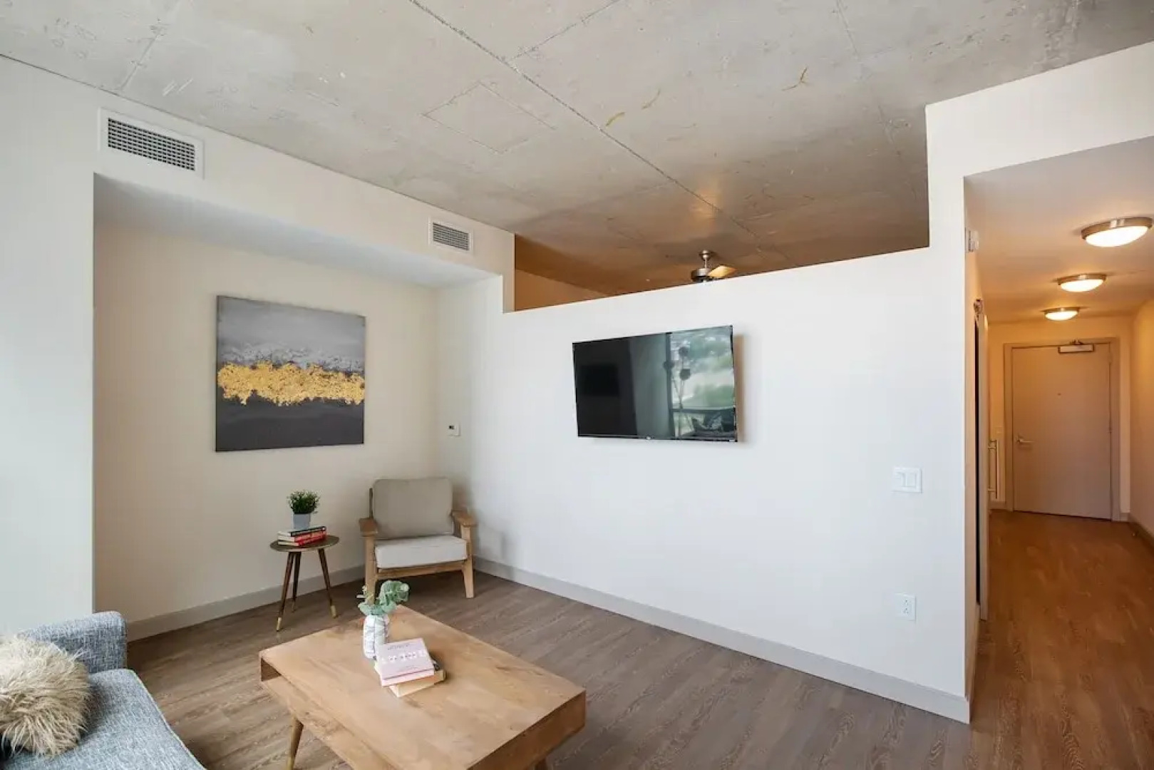 The Luxe Suites at University City