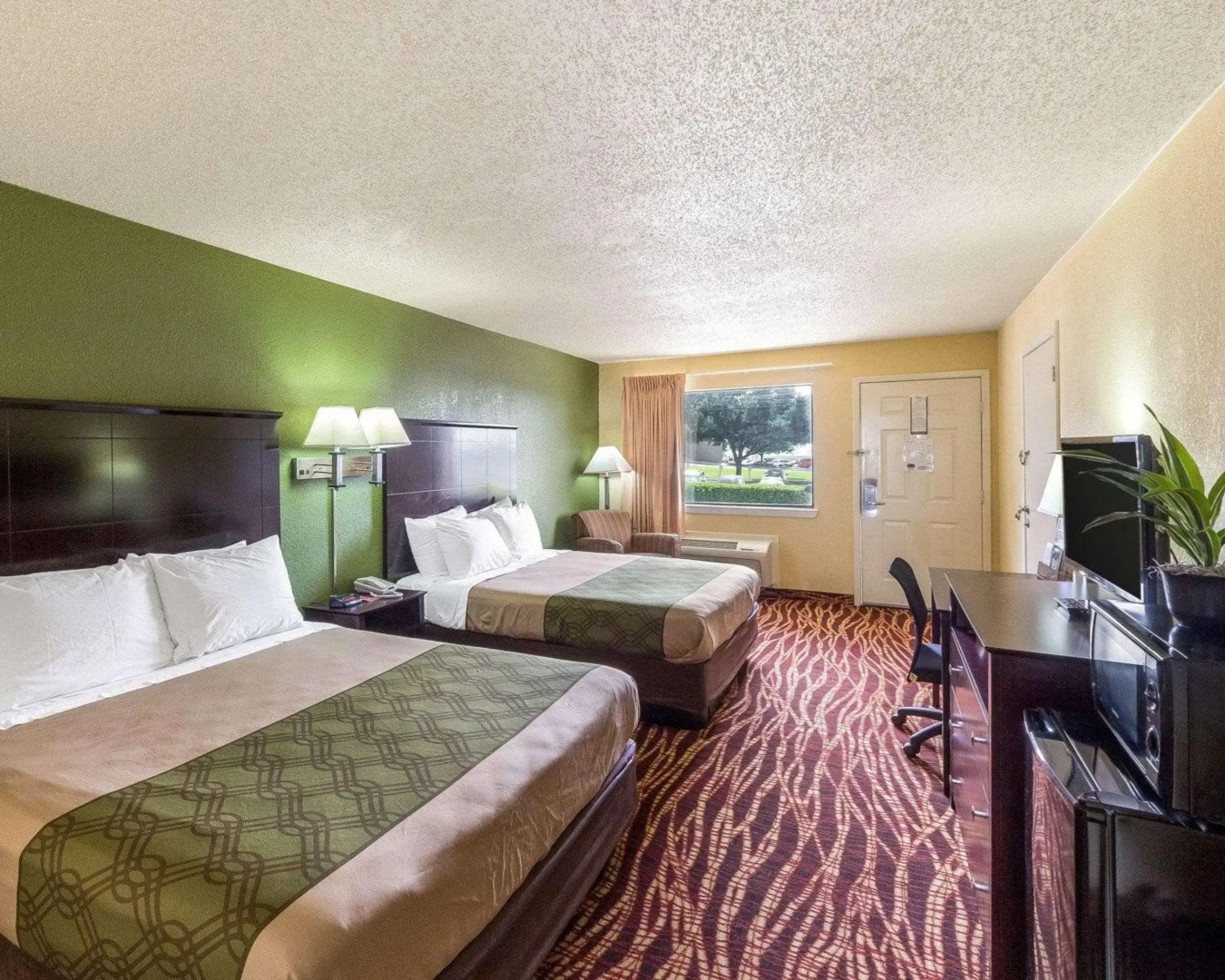 Econo Lodge Inn & Suites San Antonio near Frost Bank Center