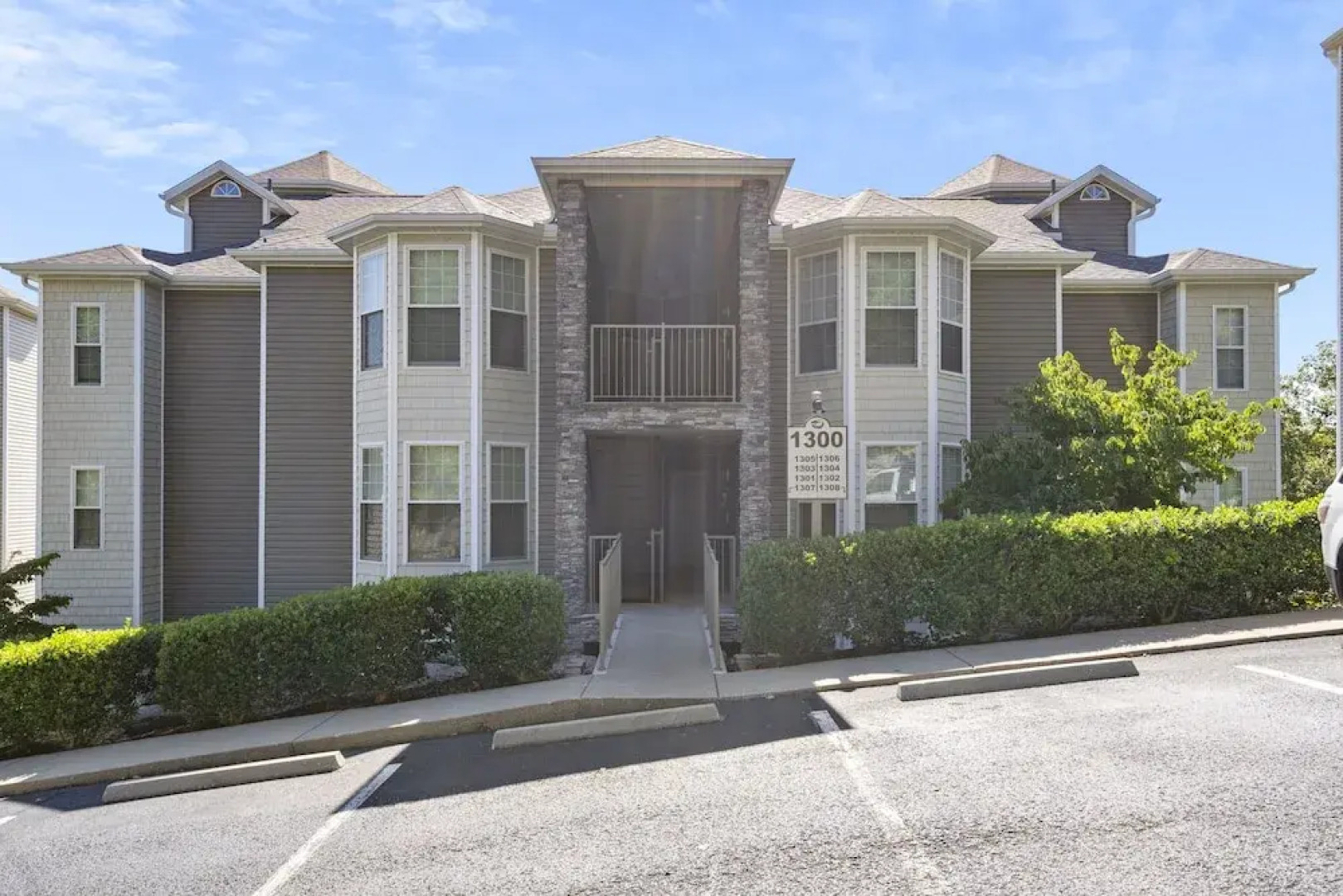 Serene Escape at Table Rock Lake