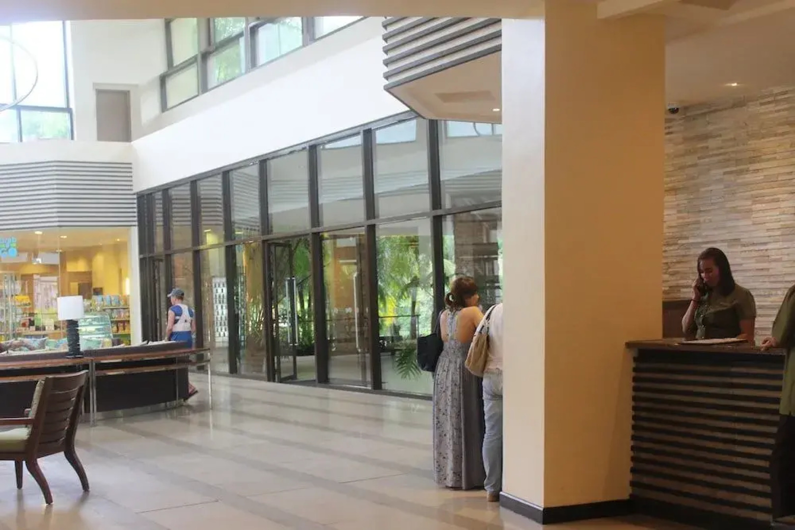 Dr Calayan's 2BR Condo at Pico De Loro