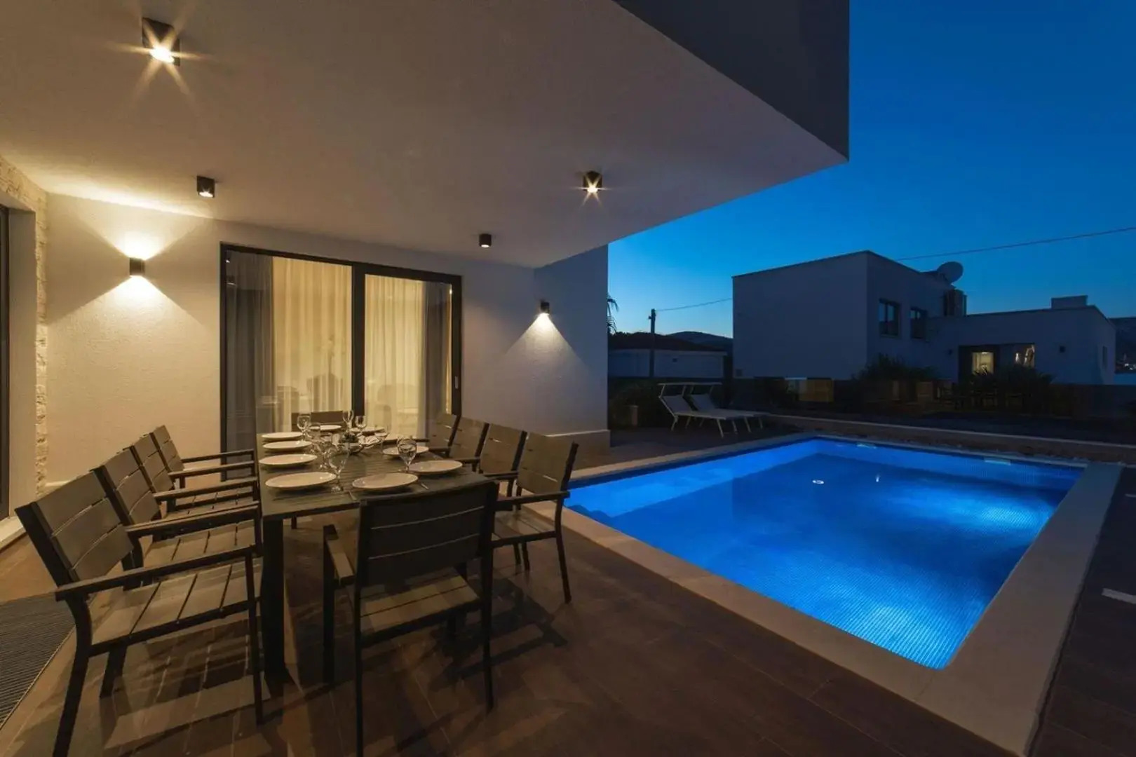 Luxury Beachfront Villa Trogir 2 with private pool, jacuzzi and gym at the beach on Ciovo - Okrug Gornji