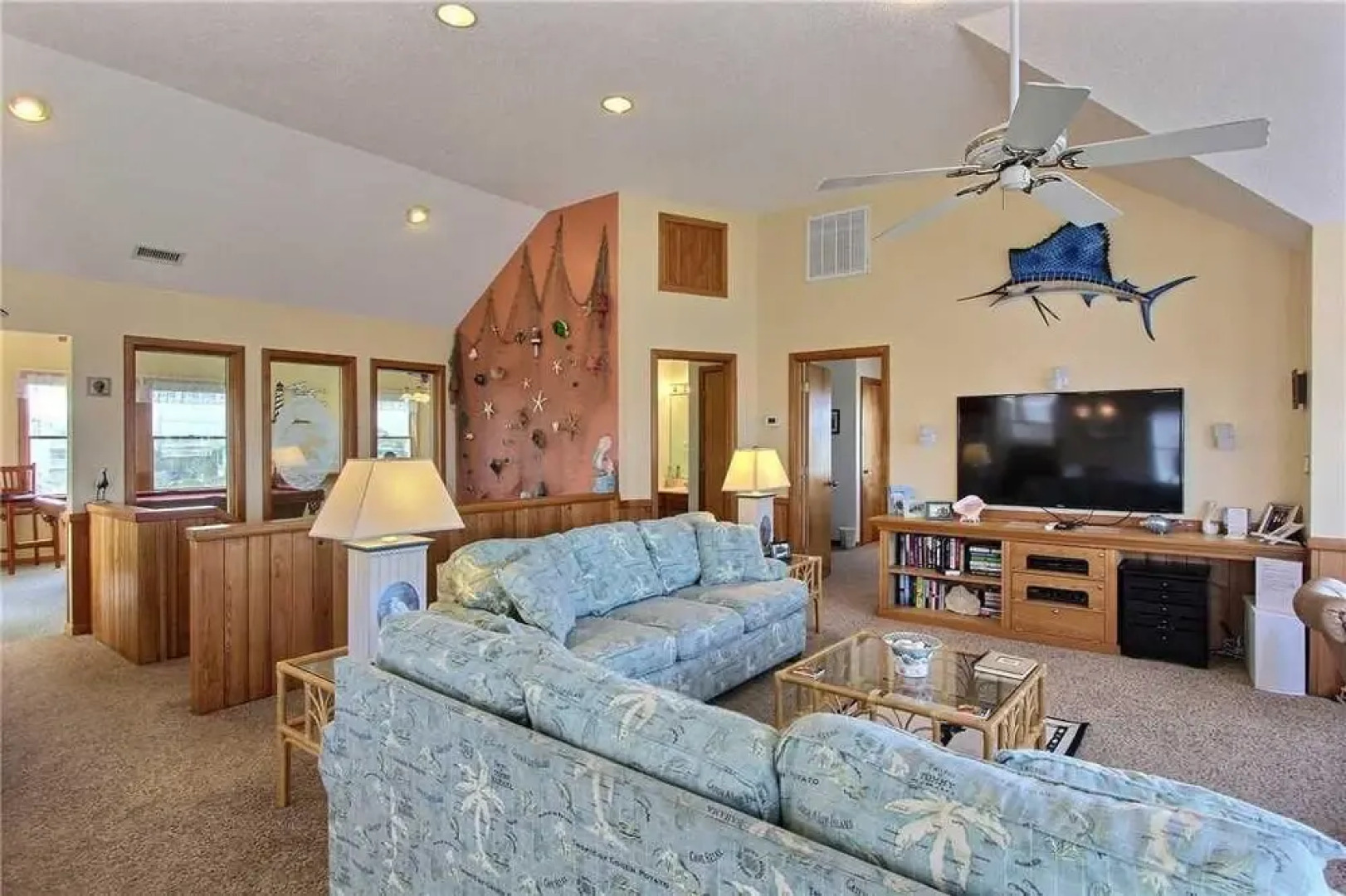 Surfs Inn #35 5 6 Br Home