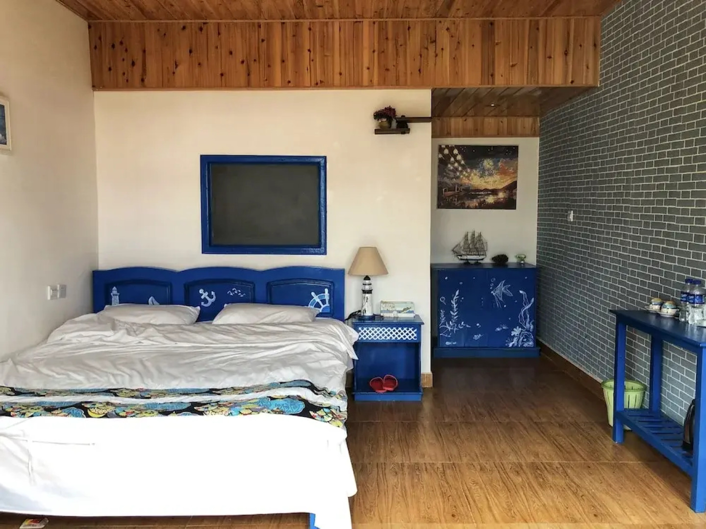 Tourist Courtyard Hotel