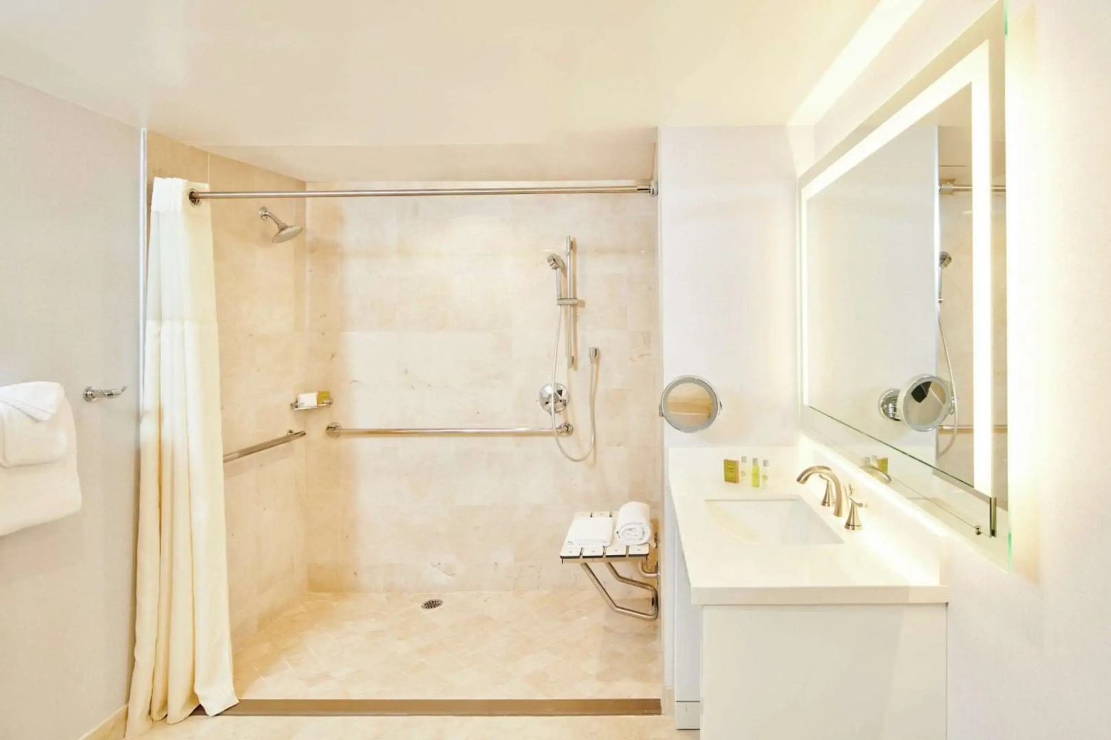 DoubleTree by Hilton Torrance - South Bay