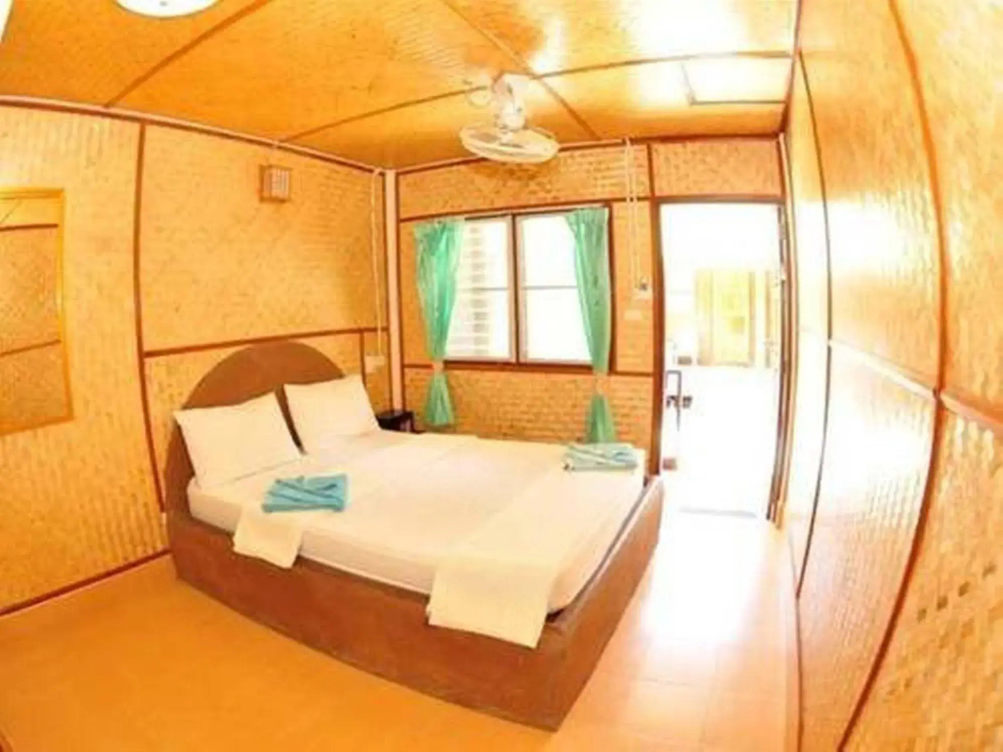 Phi Phi Nice Beach Resort