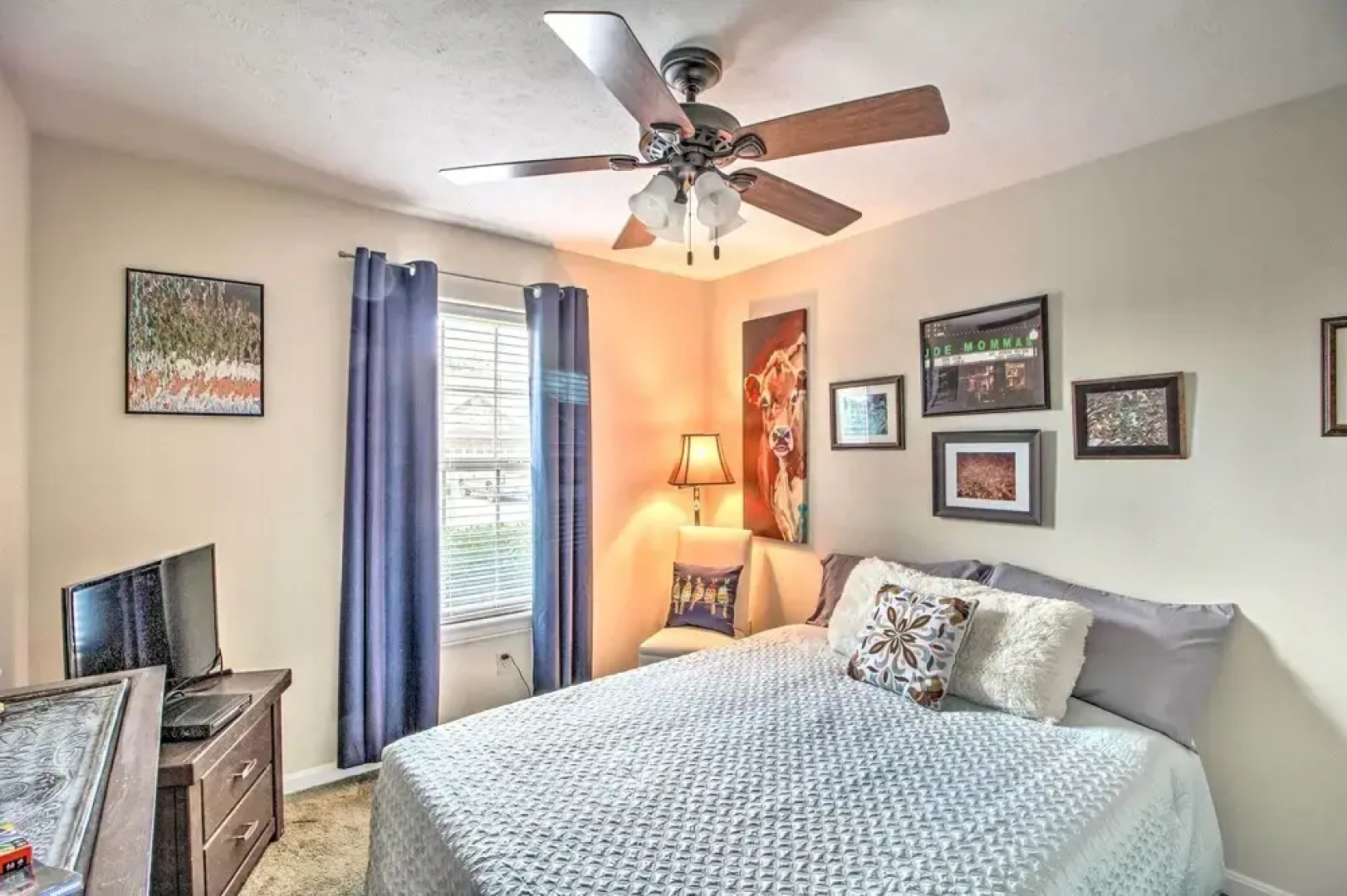 Pet-friendly Home w/ Yard: 9 Mi to Table Rock Lake