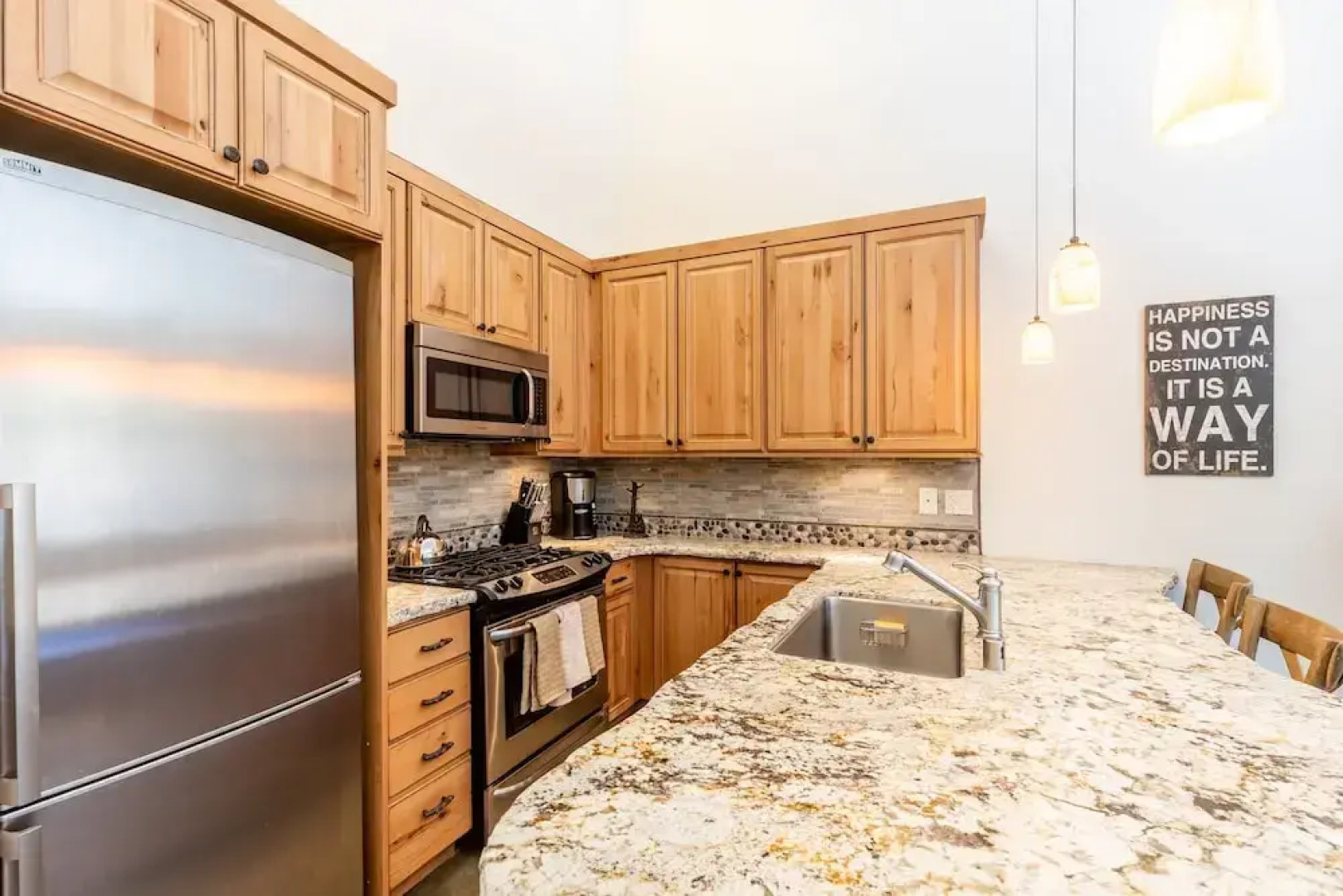 Beautiful Mountain 2 Bedroom Ski-In/Ski-Out in Ski Trails by RedAwning Save 10% on 3 Nights, 15% on 5 Nights!