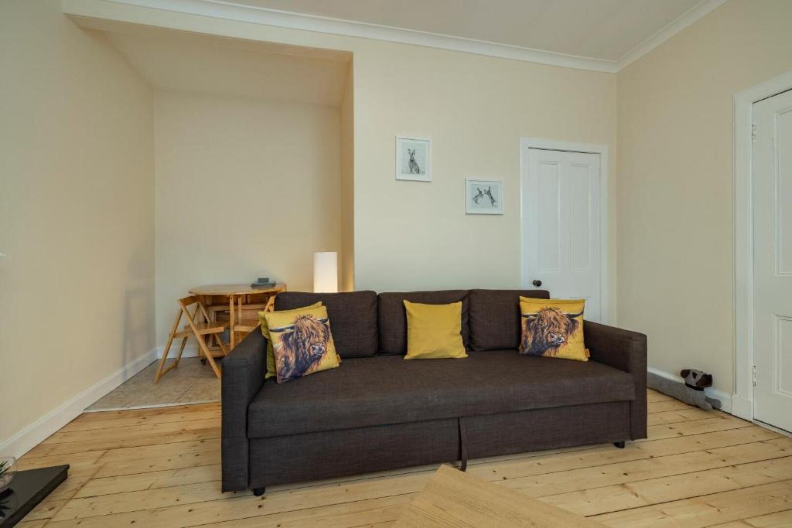 Bright flat in Lauder Centre