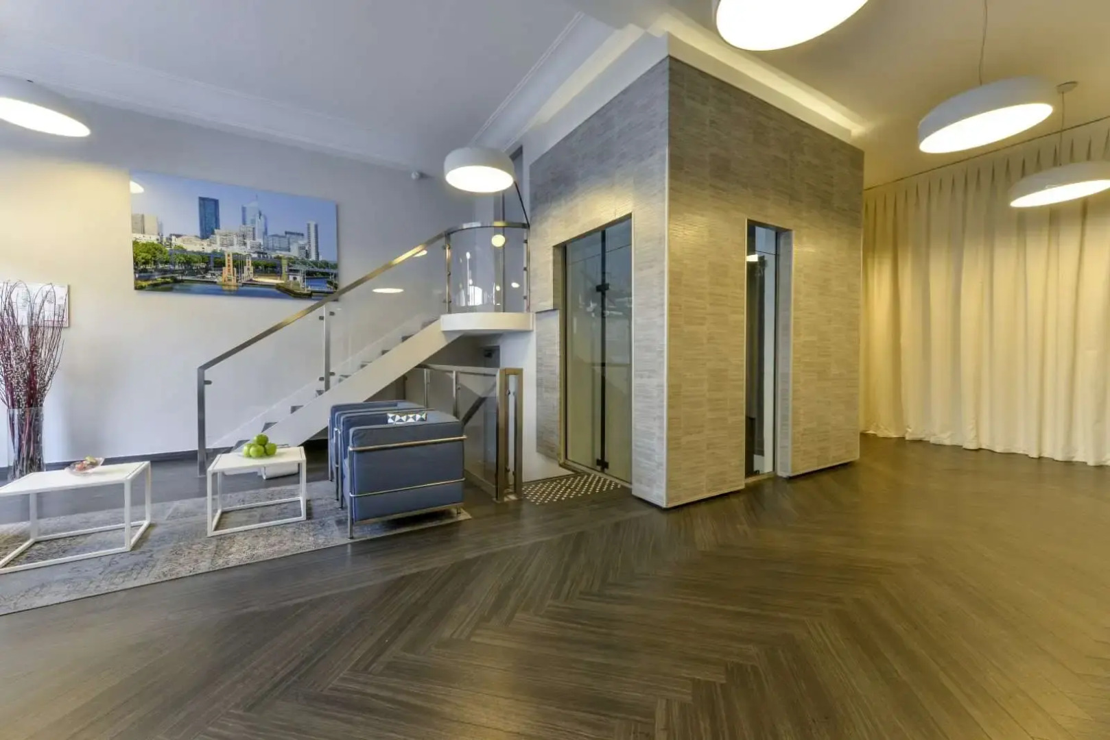 Hotel Atrium by HappyCulture