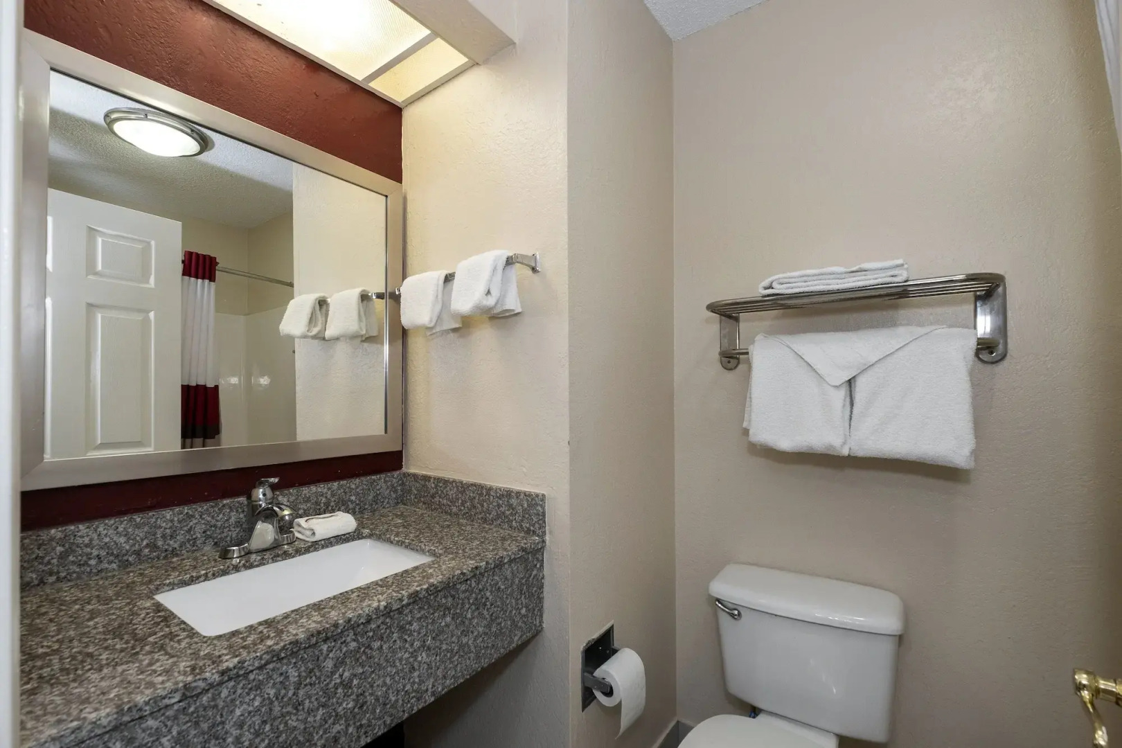 Red Roof Inn & Suites Pensacola - NAS Corry