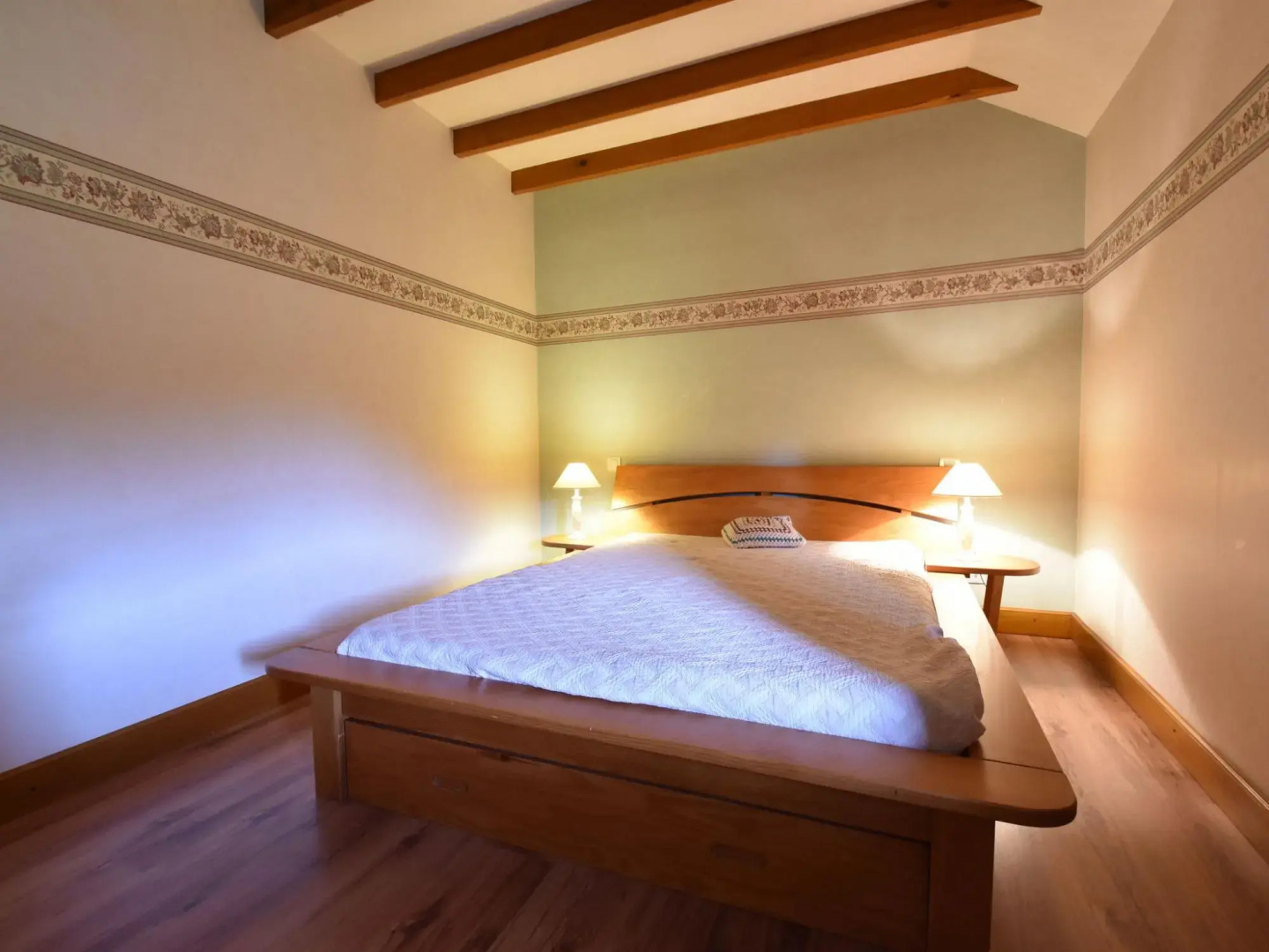 Holiday Home Right on the River Bank With Private Swimming Pool in Saint-julien-de-lampon