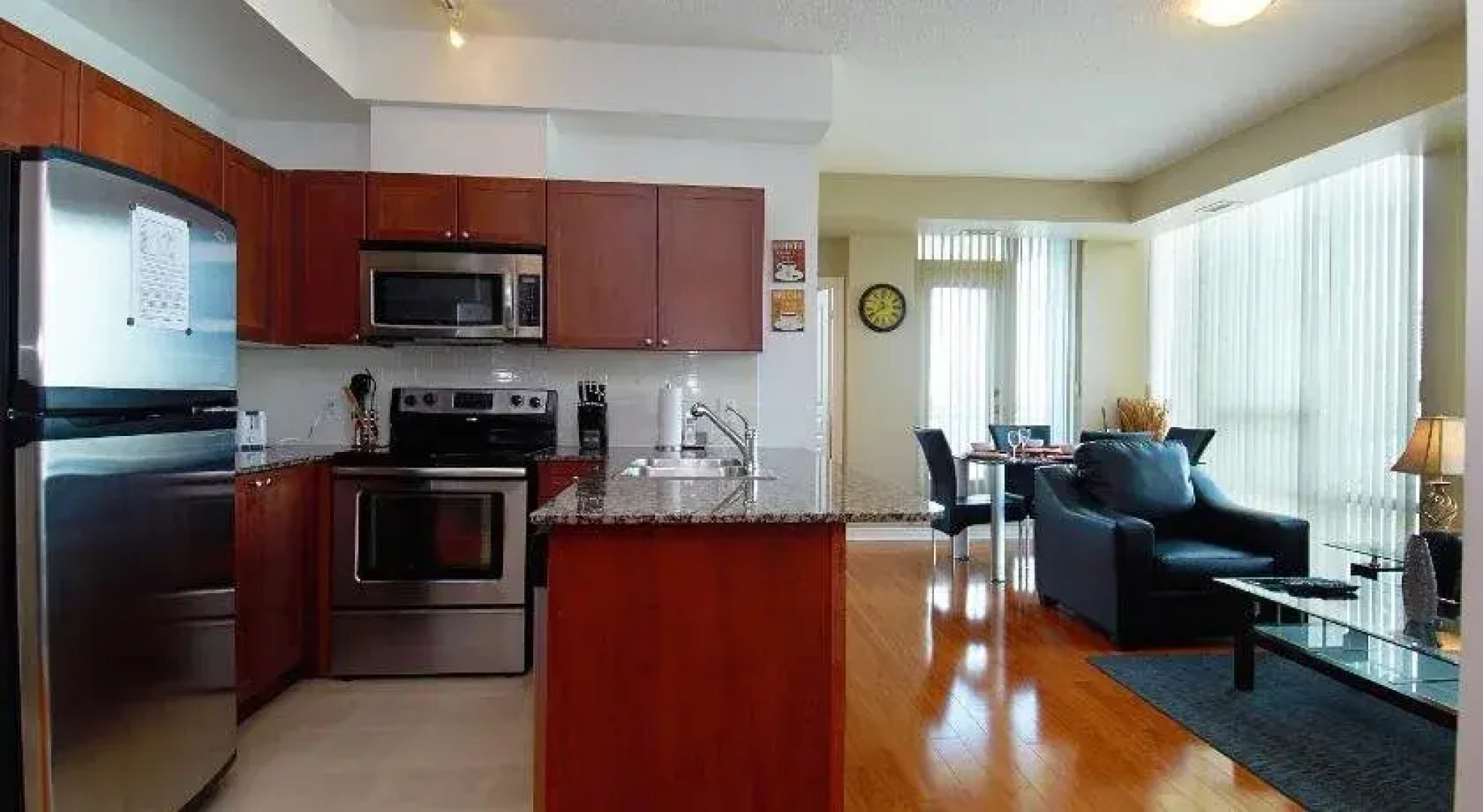 Whitehall Suites - Front Street West