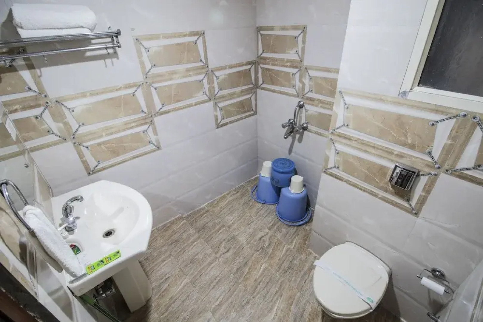 WOW STAYZ2 Misty Meadows