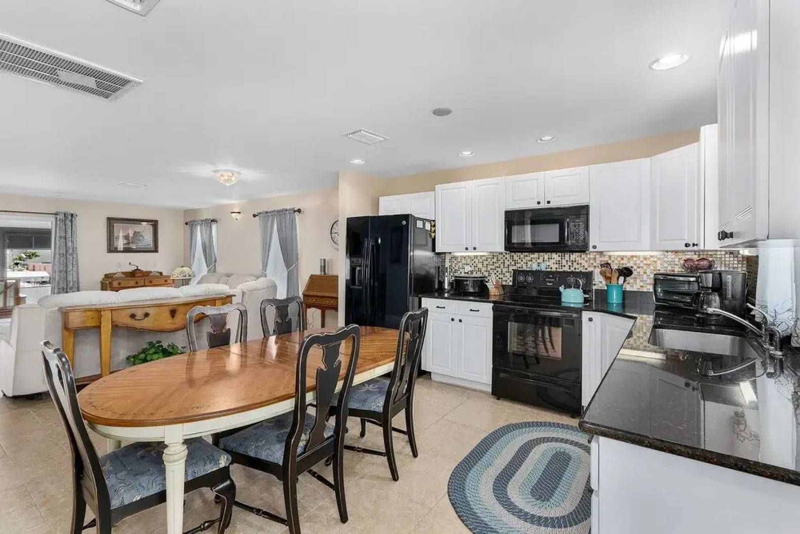 Villa Island Time by Pretty Cape Homes