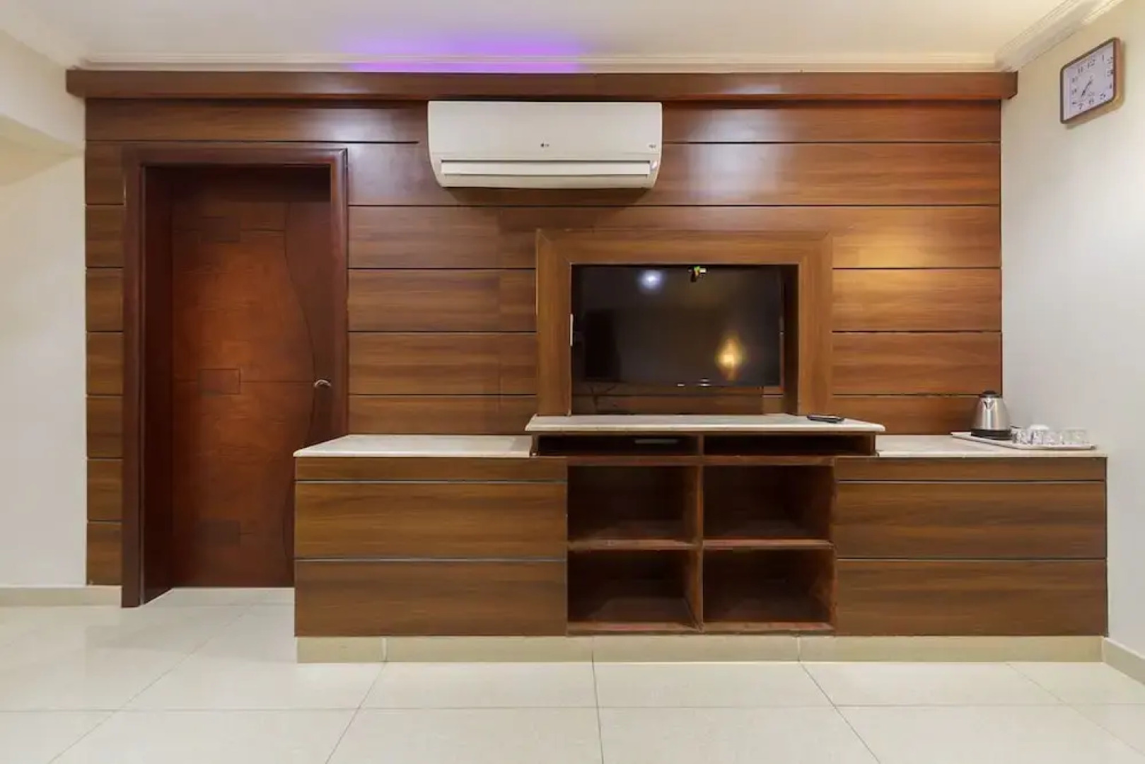 Al Bustan Hotel Suites