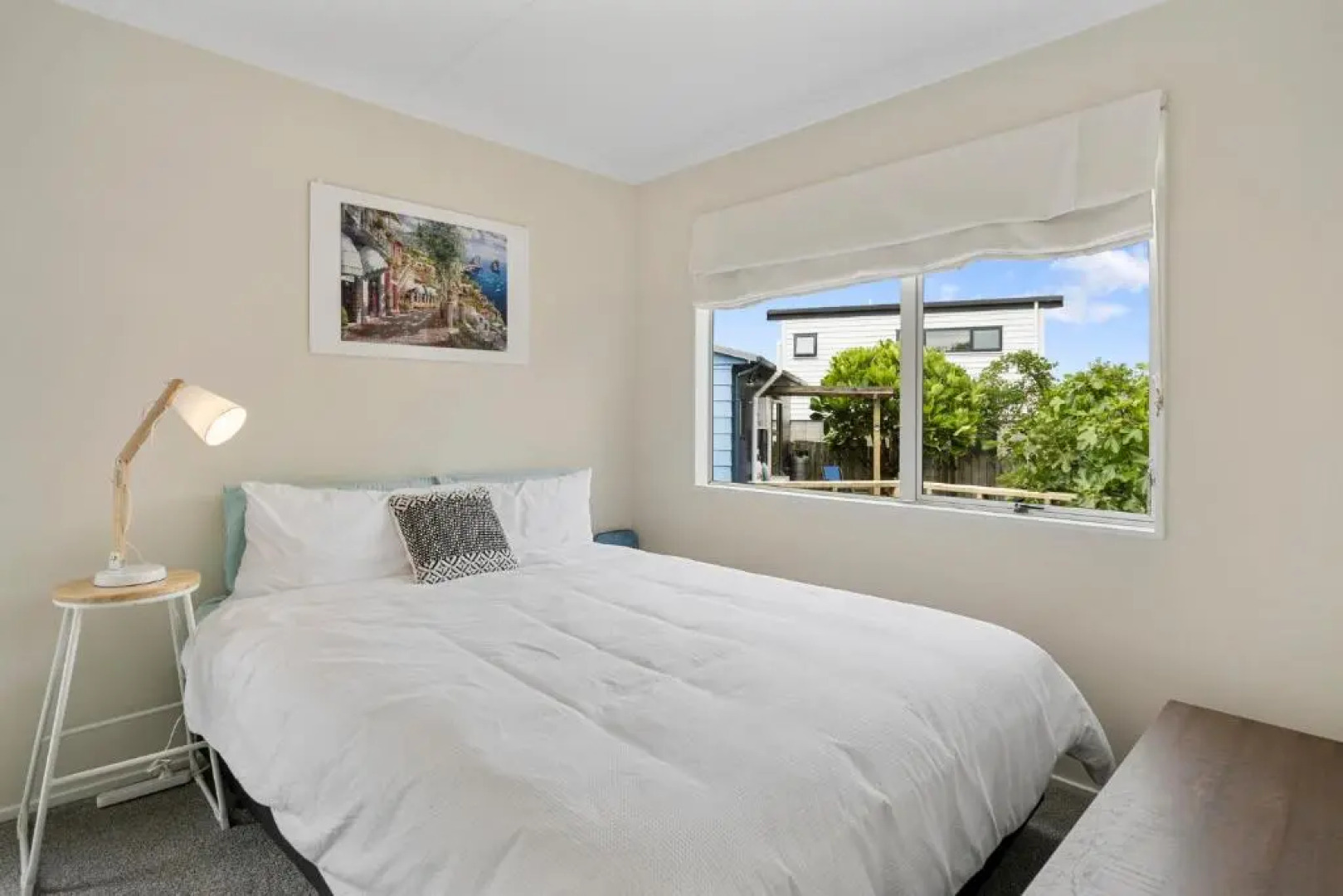 The Wee Blue Bach - Waikanae Beach Holiday Home