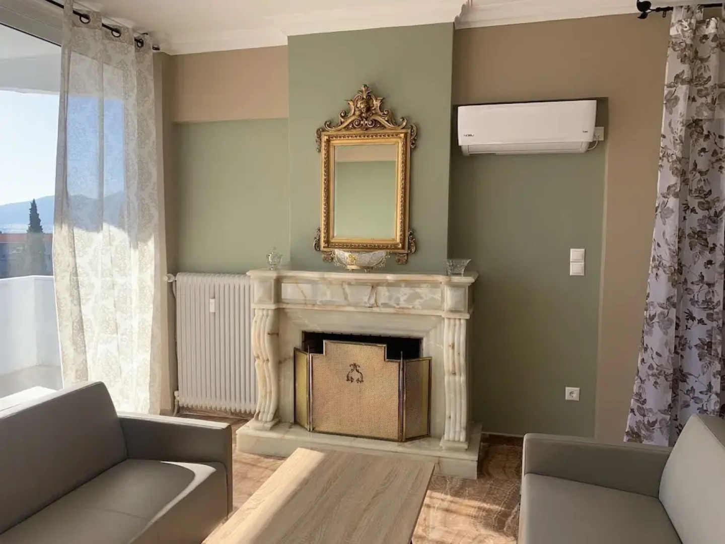 Spacious renovated apartment Marousi KAT