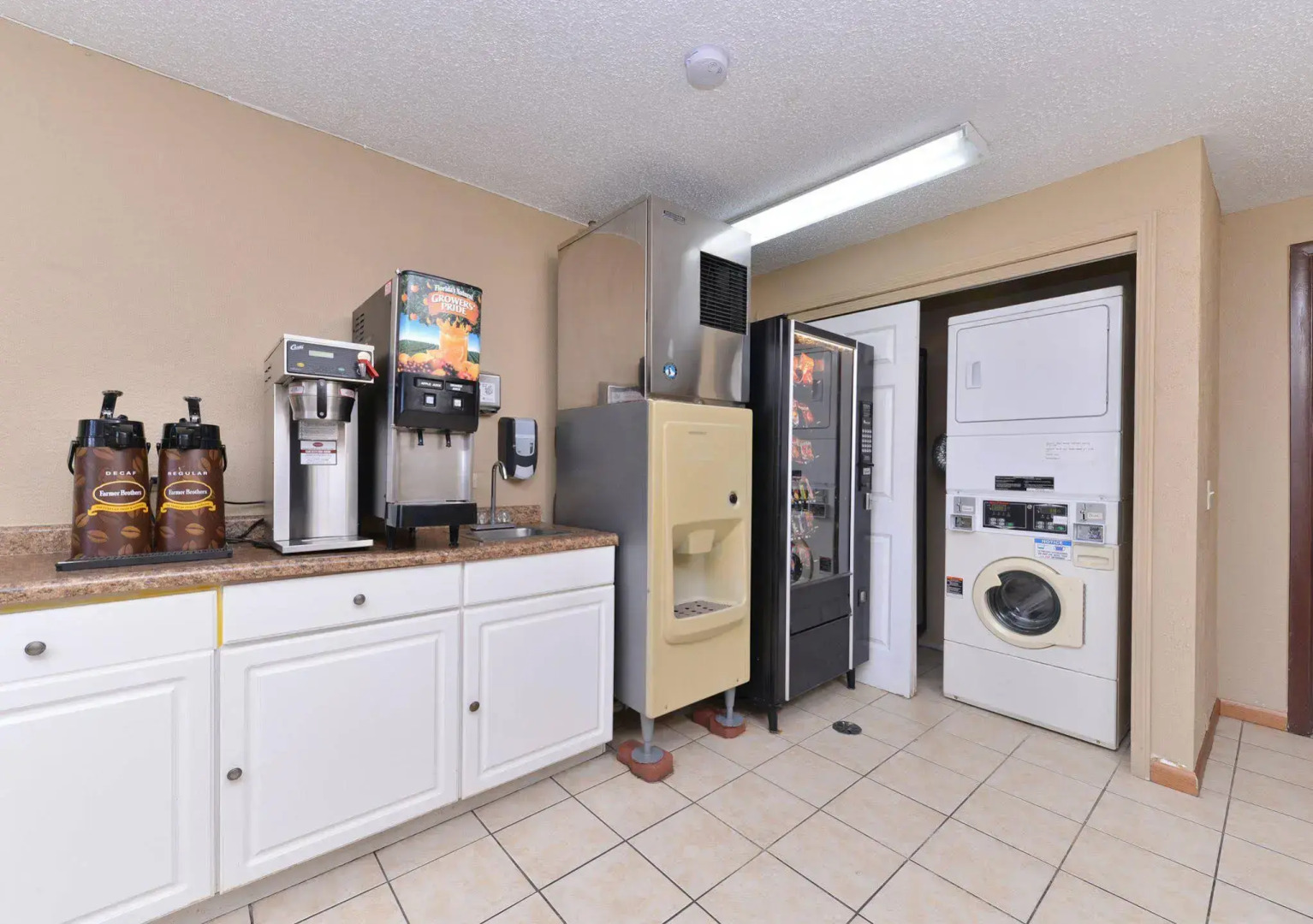 Days Inn by Wyndham Waukegan