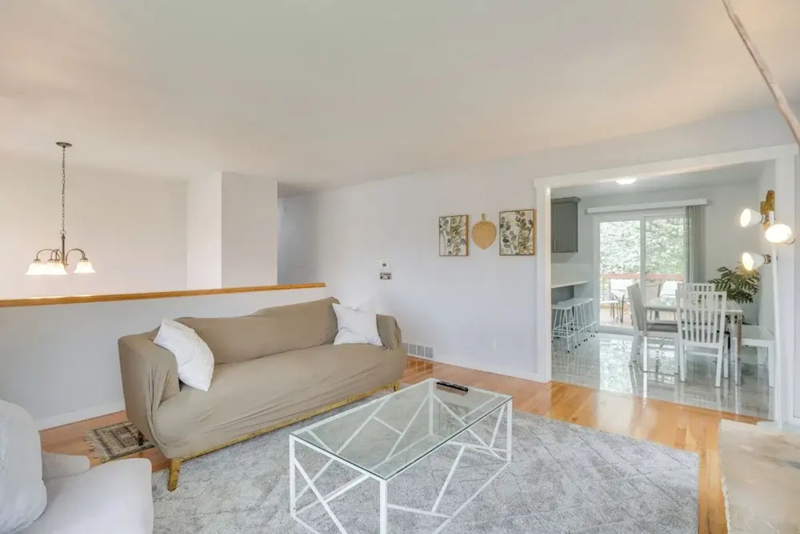 7 Mi to Dtwn: Pet-friendly Abode in Seattle!