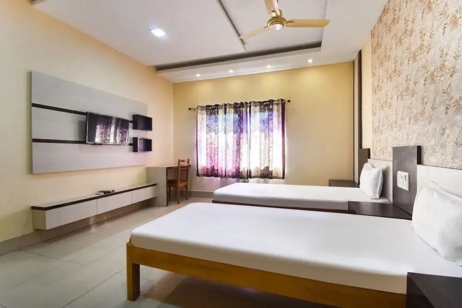 Akash Guest House by OYO Rooms
