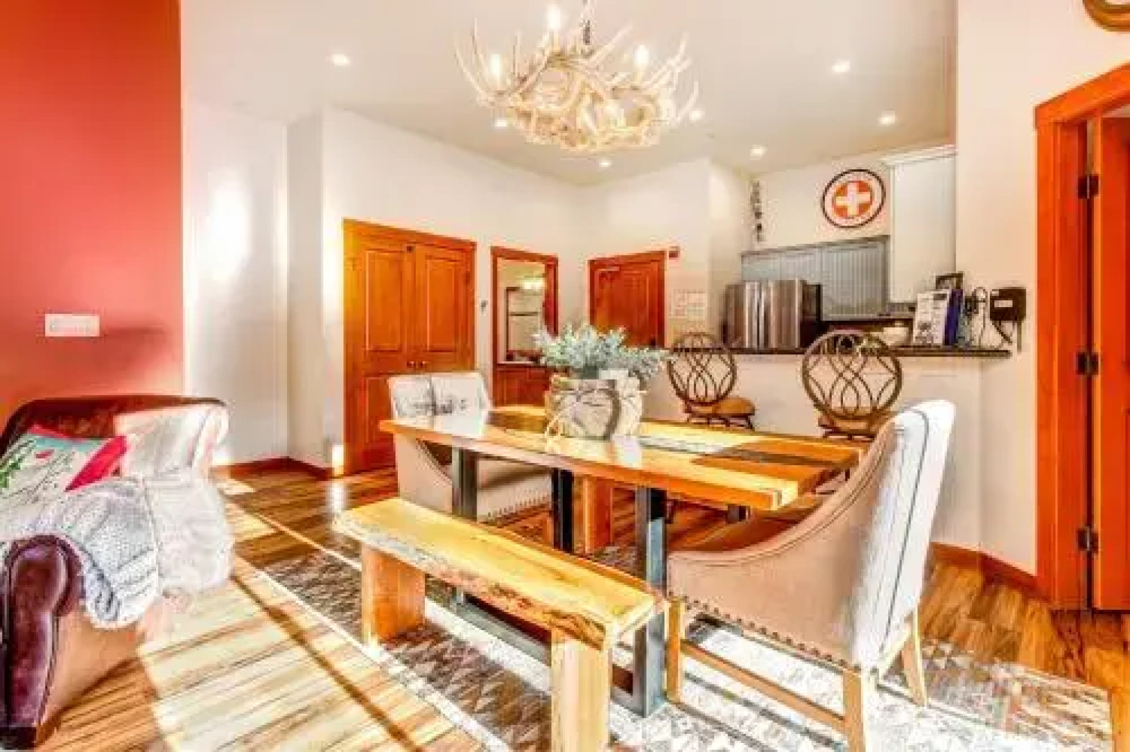 Eagle Springs East 101: Red-Wing Suite