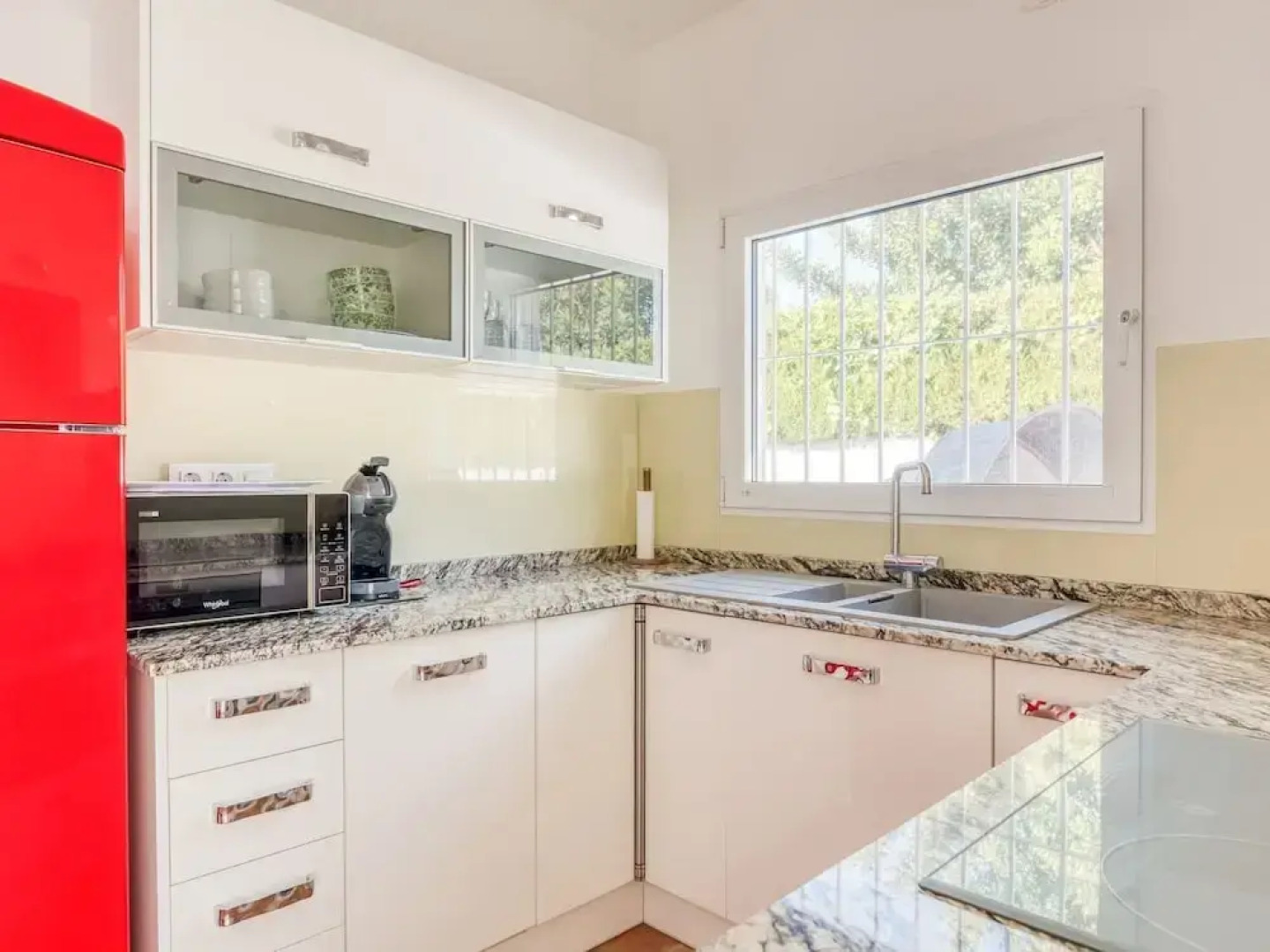 Charming Villa With Private Swimming Pool Near the Sea