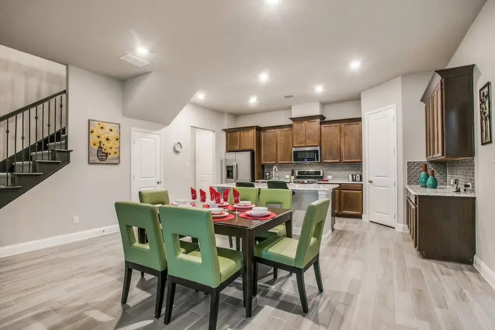 Beautiful furnished 3 bedroom Allen Home