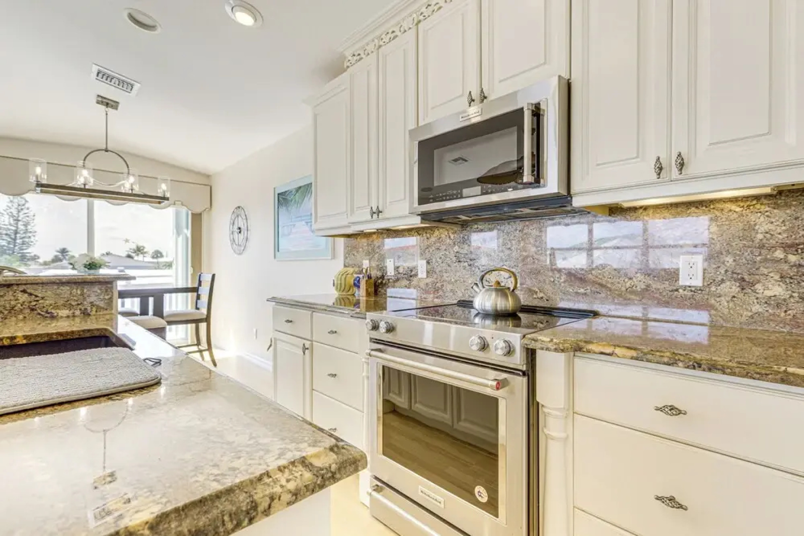 Ocean Access, Mini Golf & Pools: Jensen Beach Gem