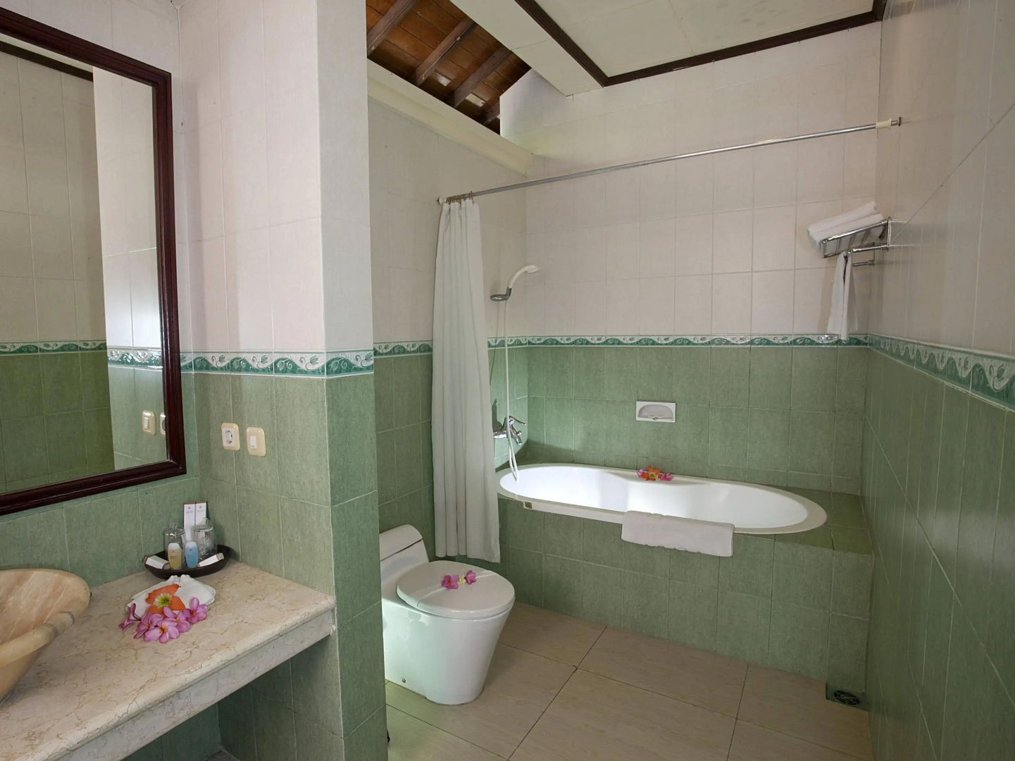Puri Saron Senggigi Hotel