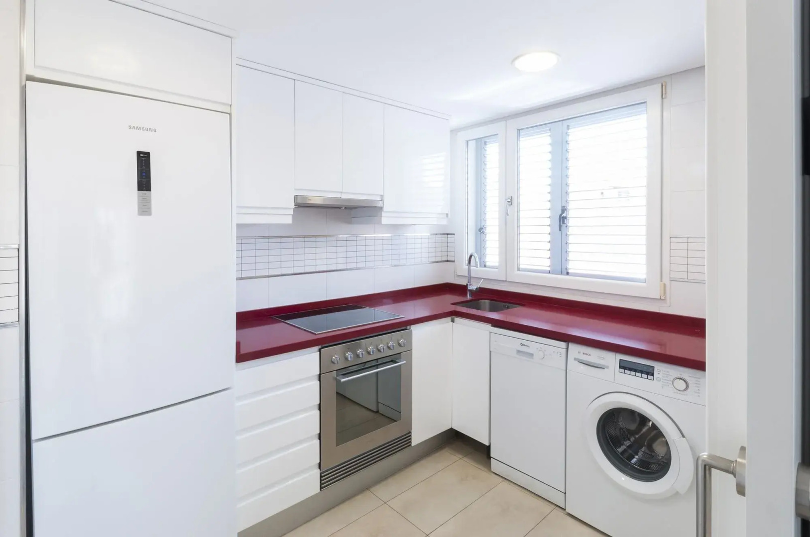 Beach & Port Apartments