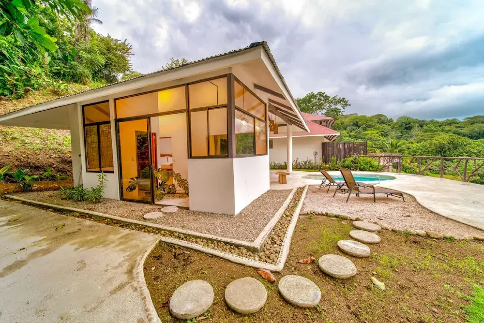 Akua Ocean View Suites