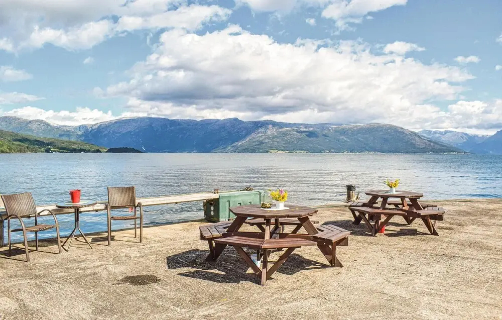 Stunning Apartment in Strandebarm With 2 Bedrooms and Wifi