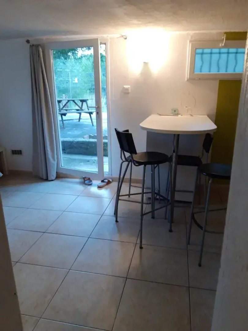 Apartment With one Bedroom in Le Rove, With Wonderful Mountain View and Enclosed Garden - 800 m From the Beach