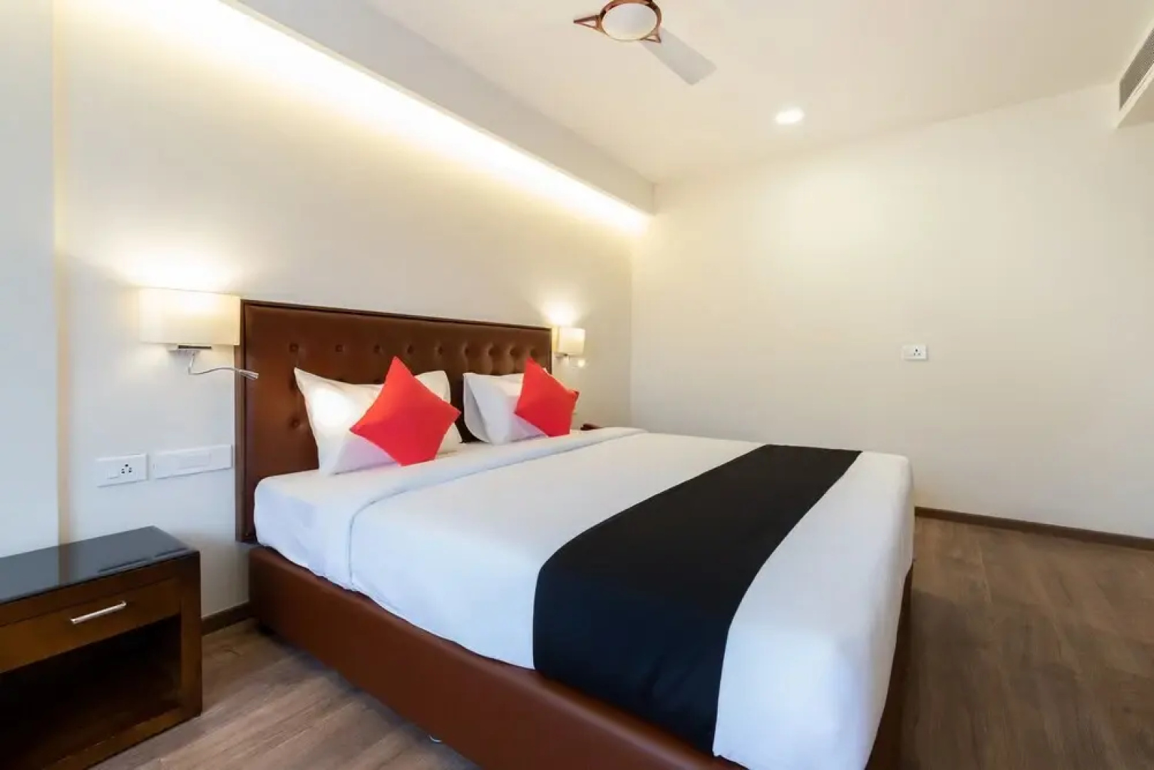 Capital O 43703 Thechi Hotels